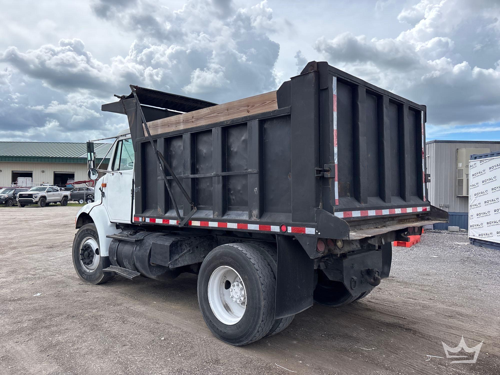 1995 International 8100