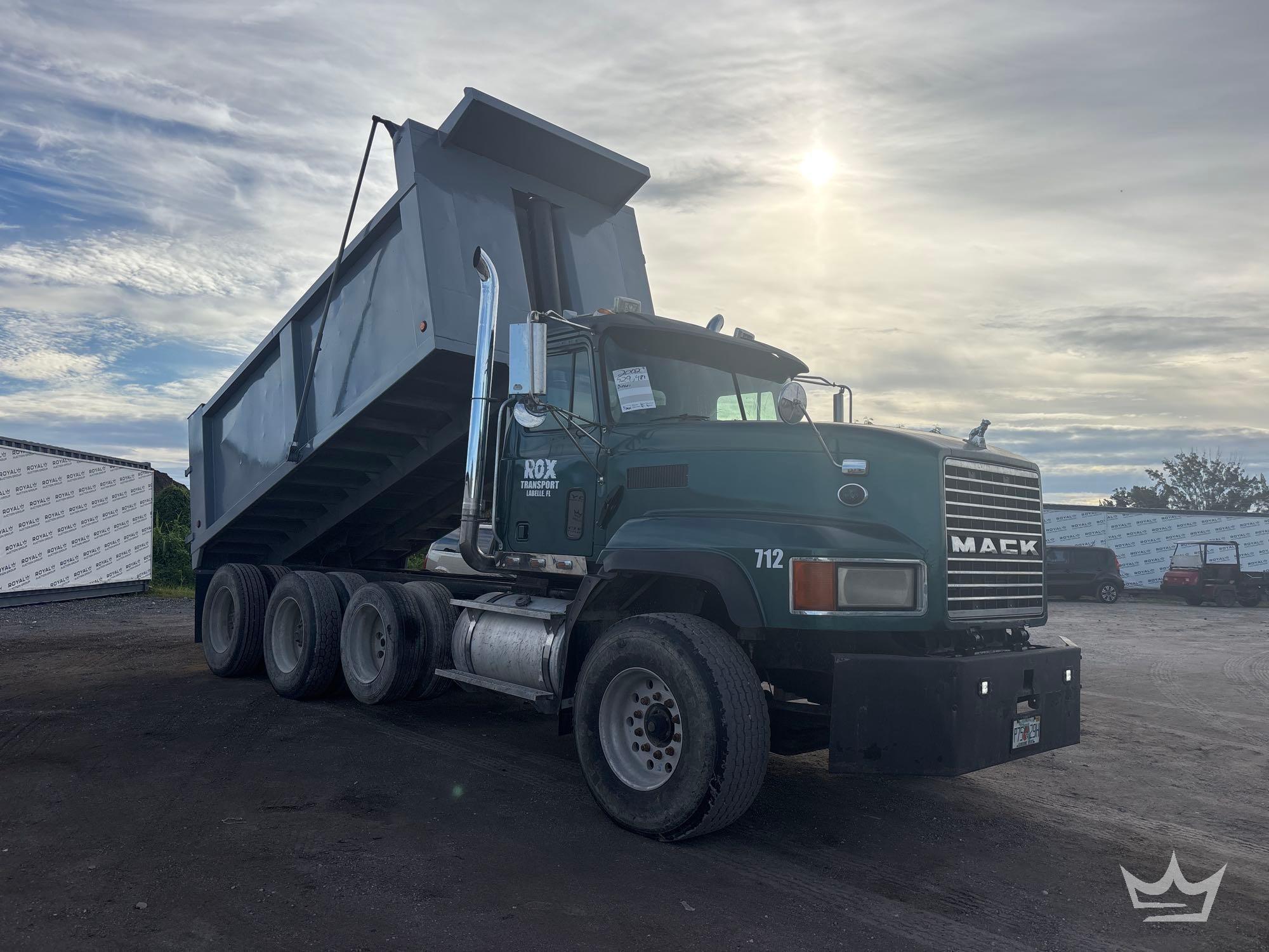 2002 Mack CL713
