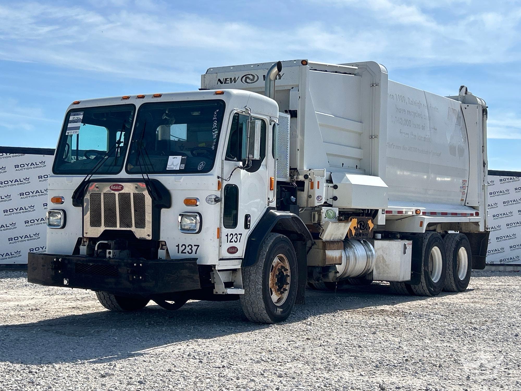 Photo of 2017 Peterbilt 520