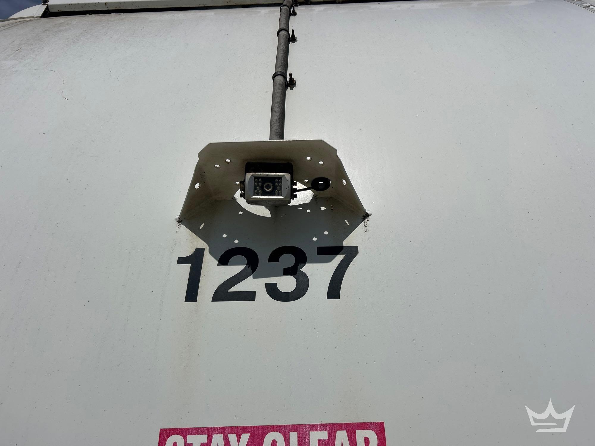2017 Peterbilt 520