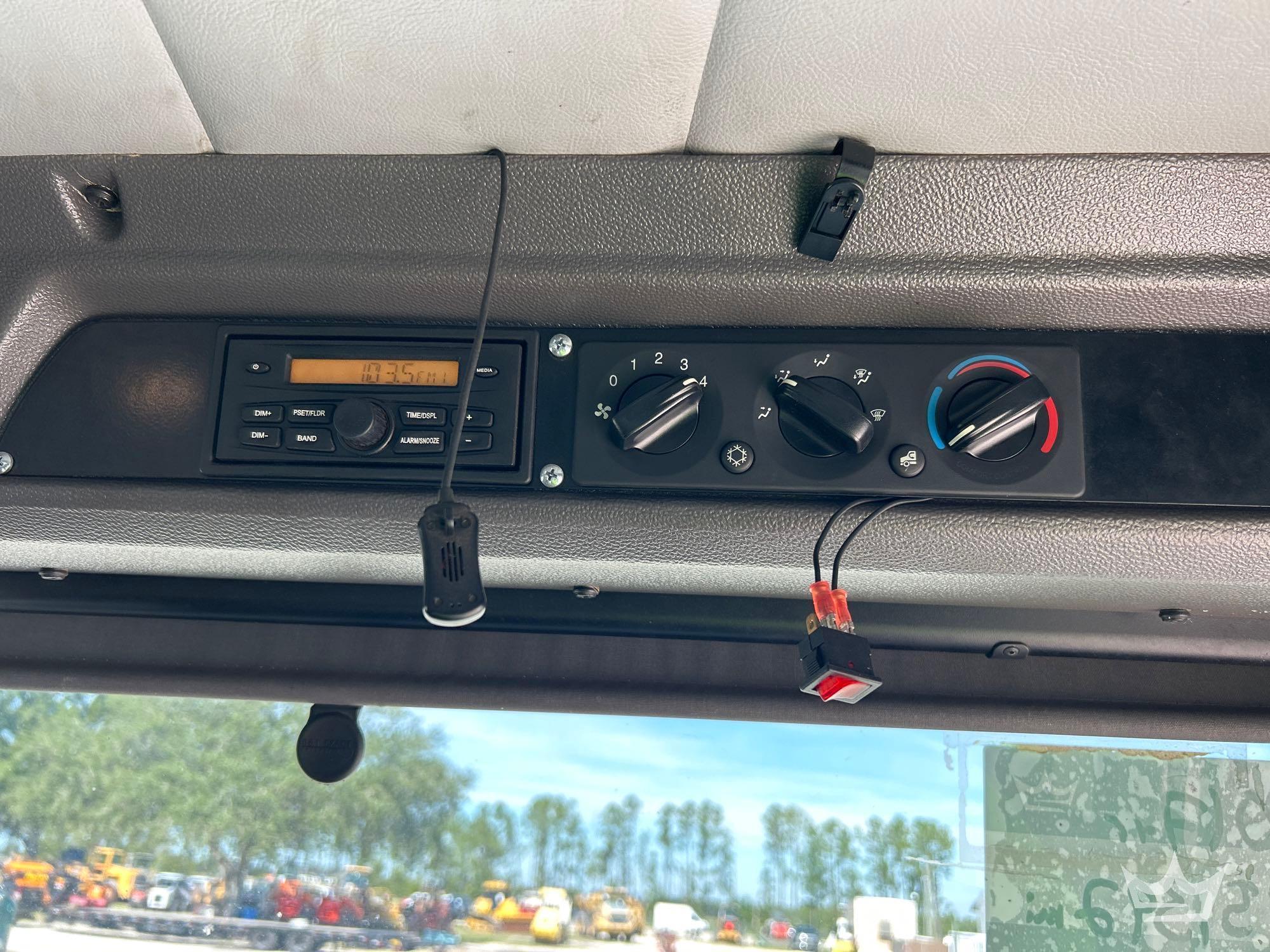 2017 Peterbilt 520