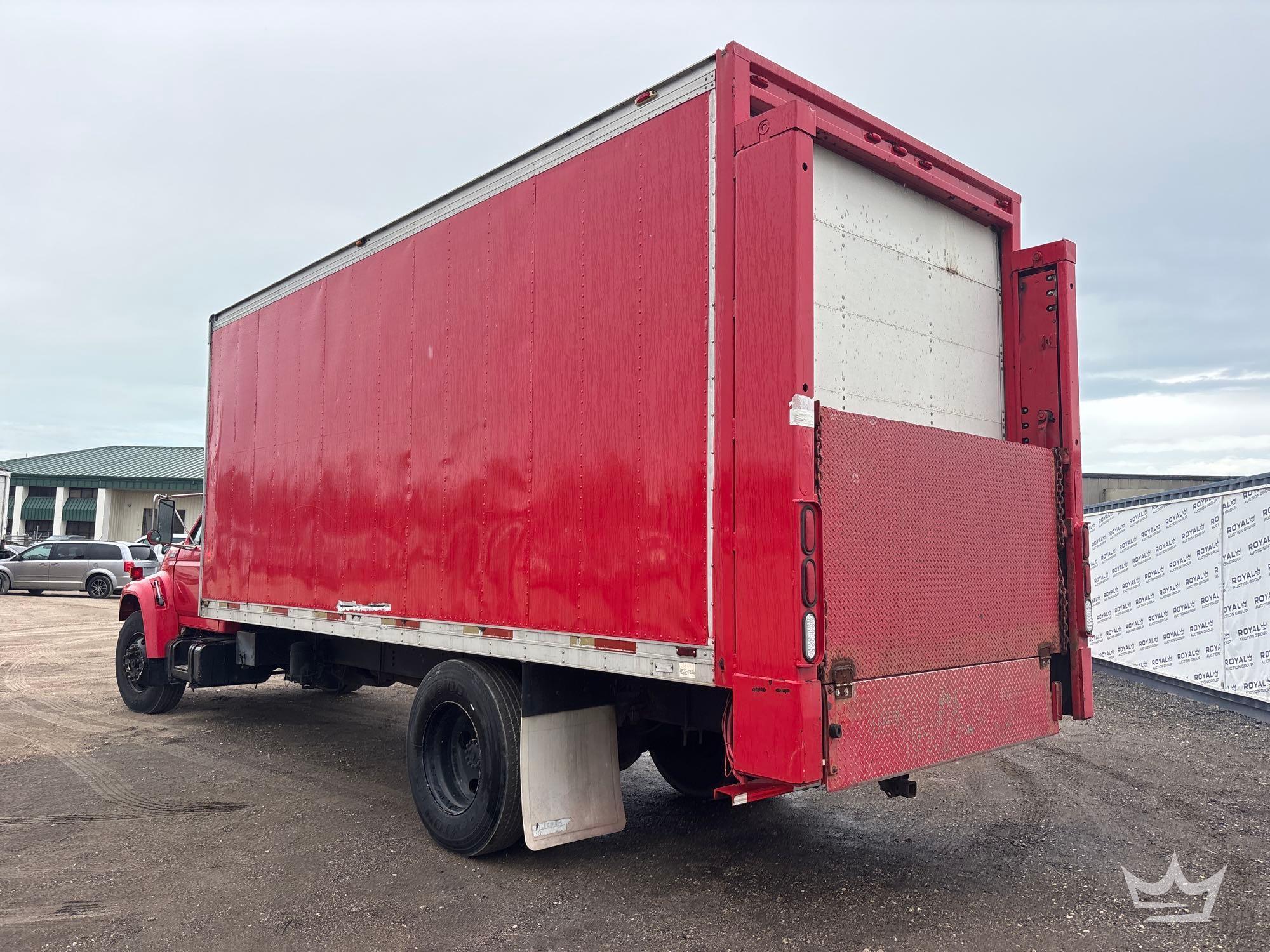 1996 Ford F800