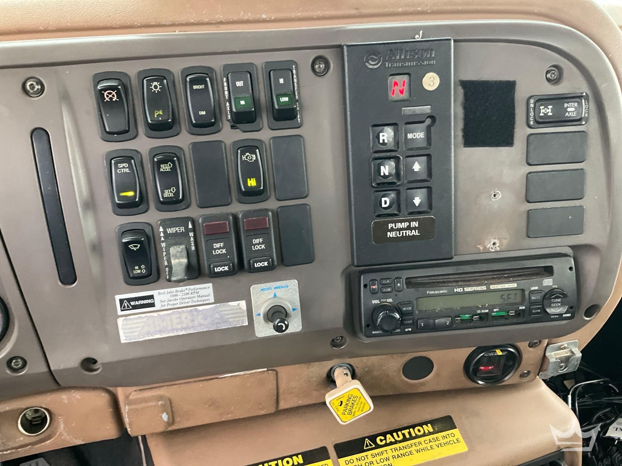 2004 Mack GRANITE CV713