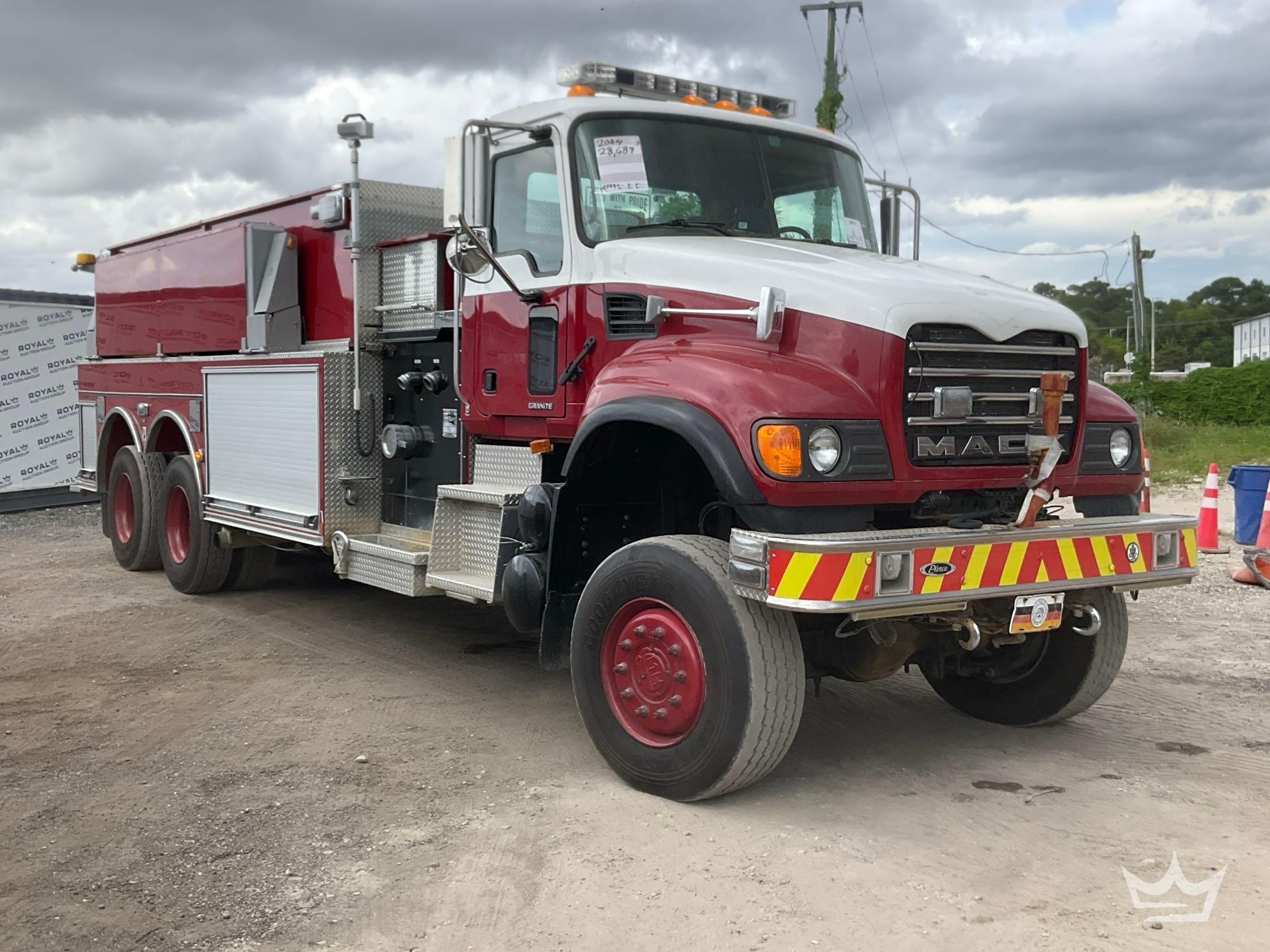 2004 Mack GRANITE CV713