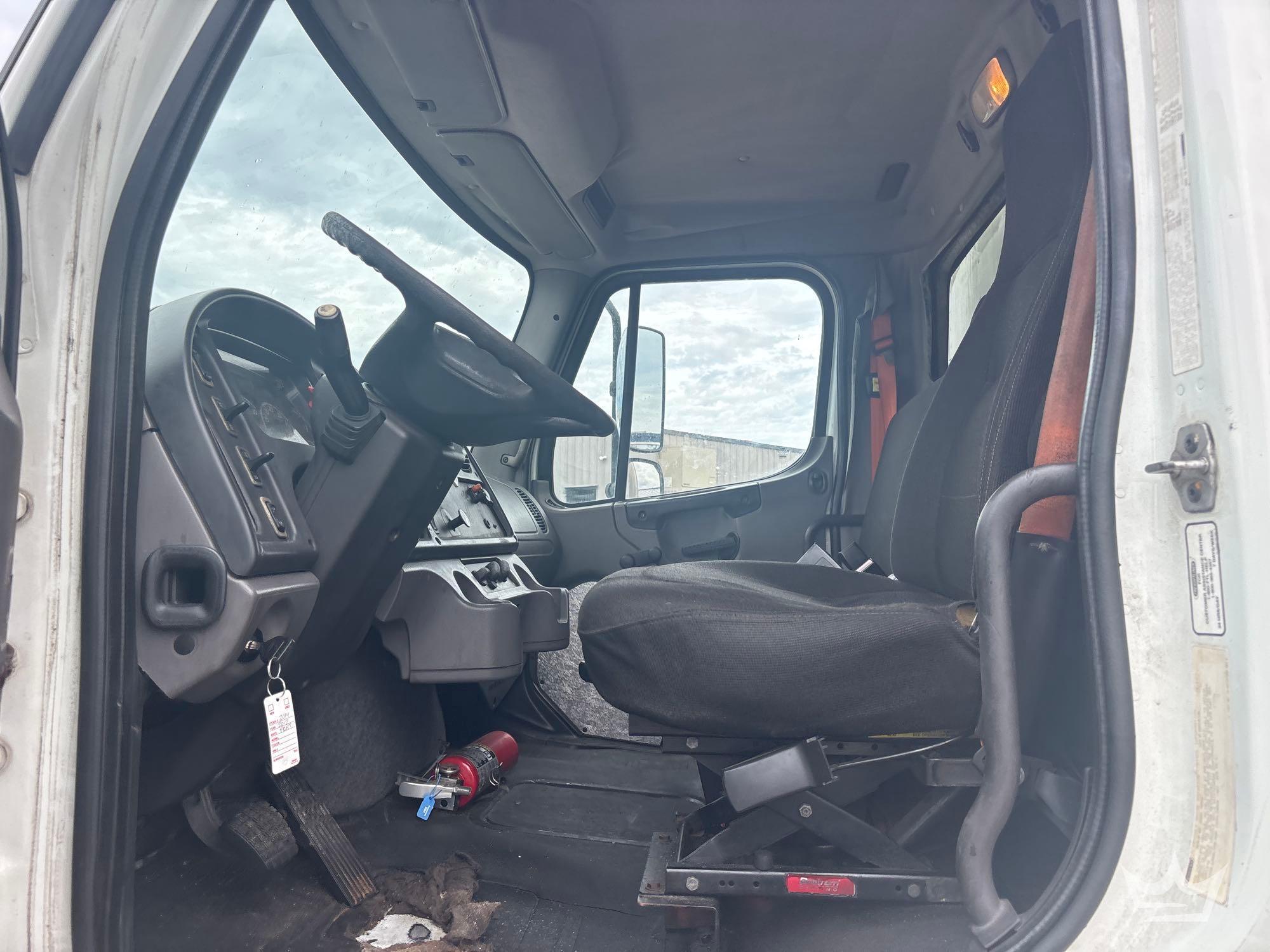 2012 Freightliner M2 106