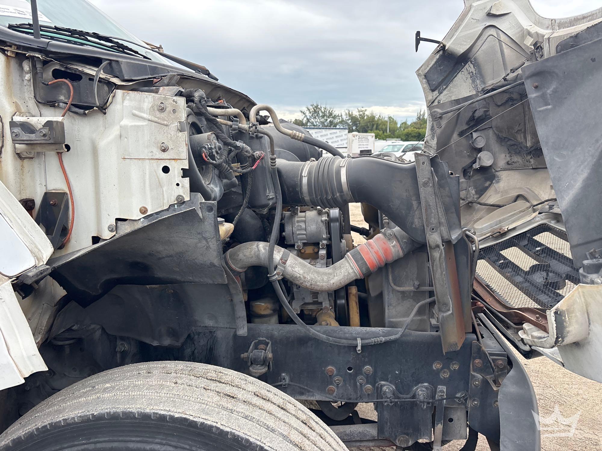 2004 Ford F650