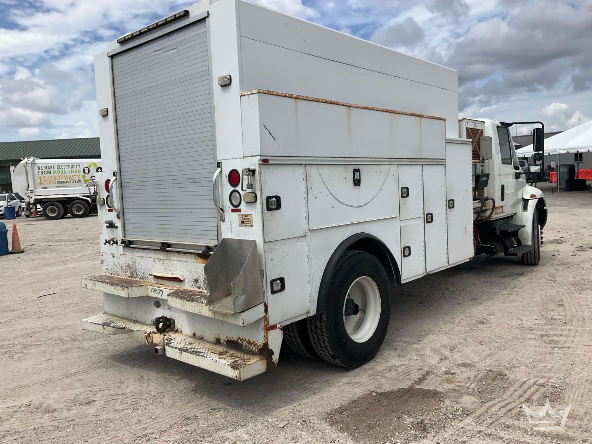 2018 International DURASTAR 4300