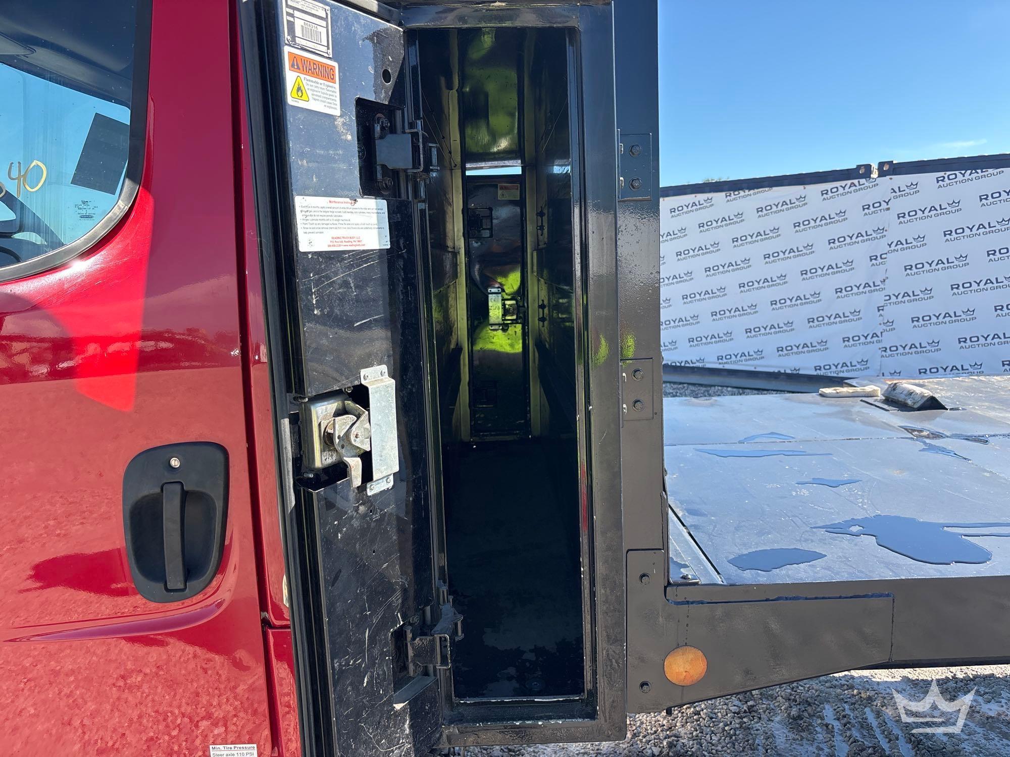 2018 Freightliner M2 106