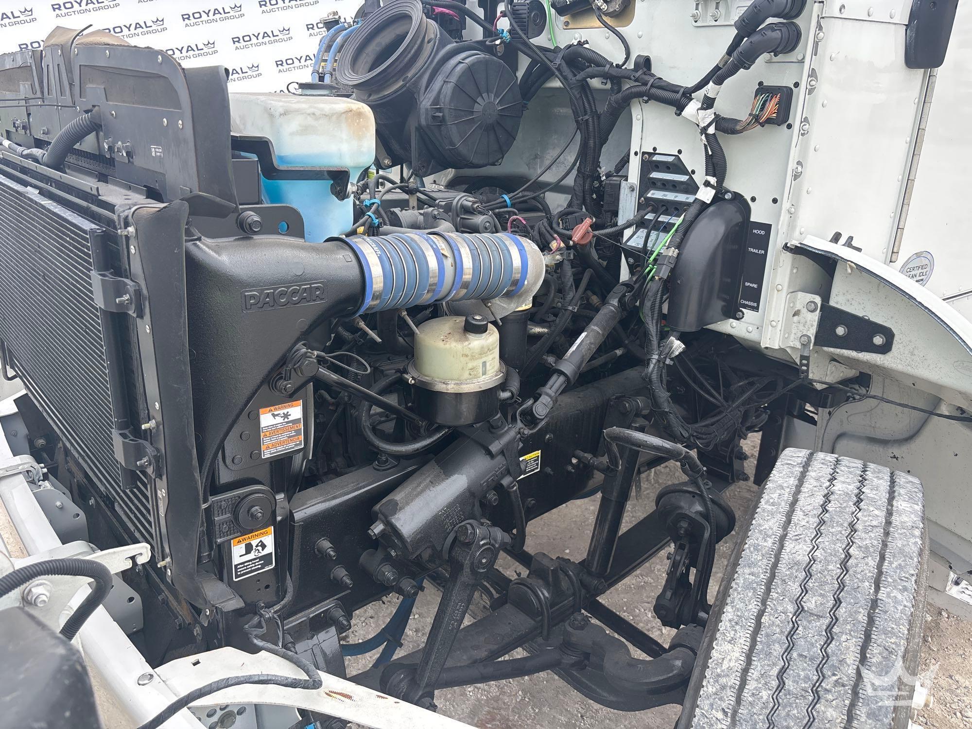 2019 Peterbilt 330
