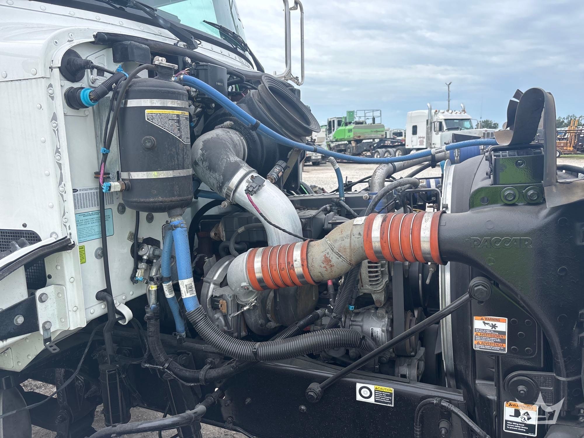 2019 Peterbilt 330