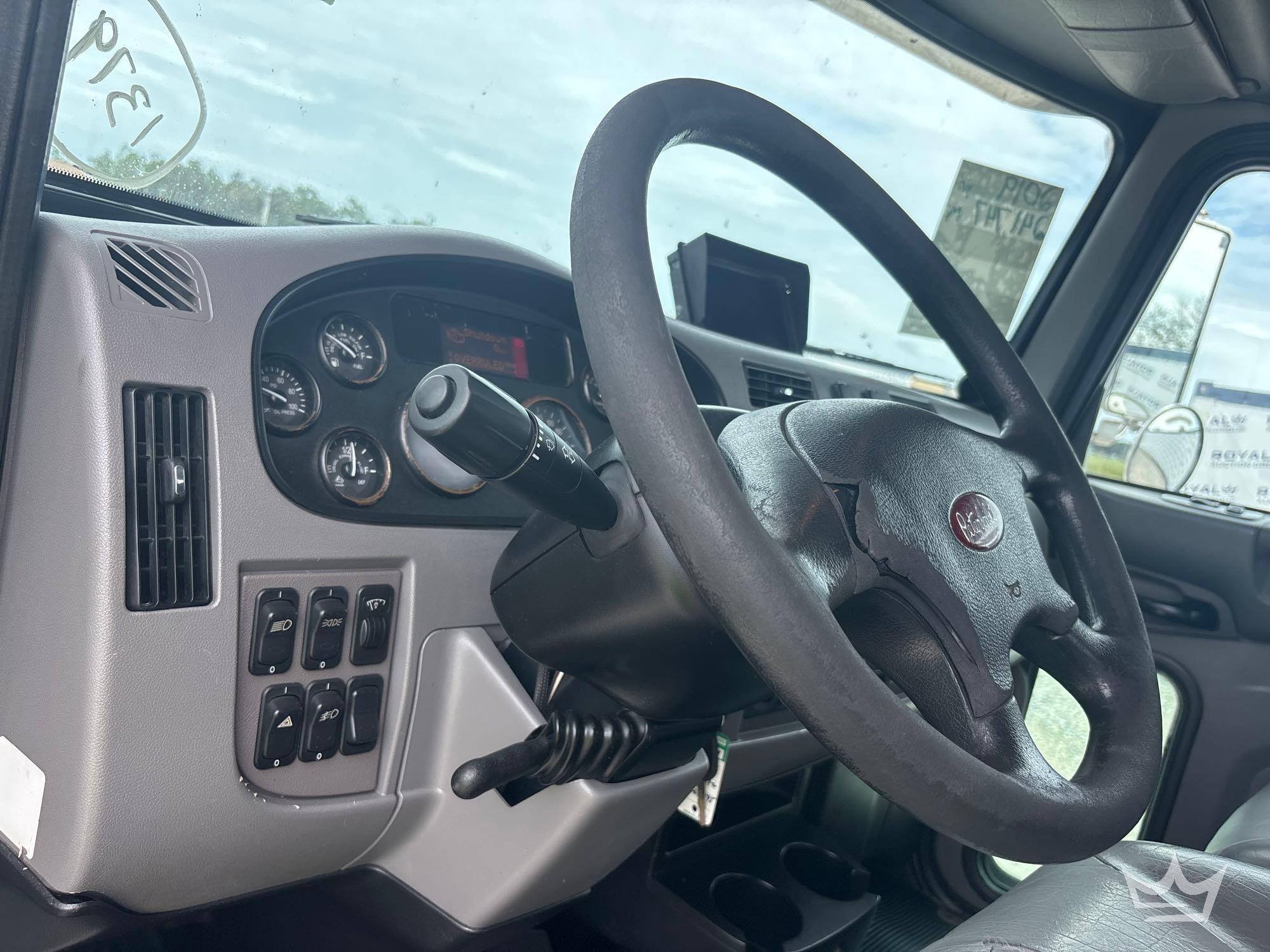 2019 Peterbilt 330