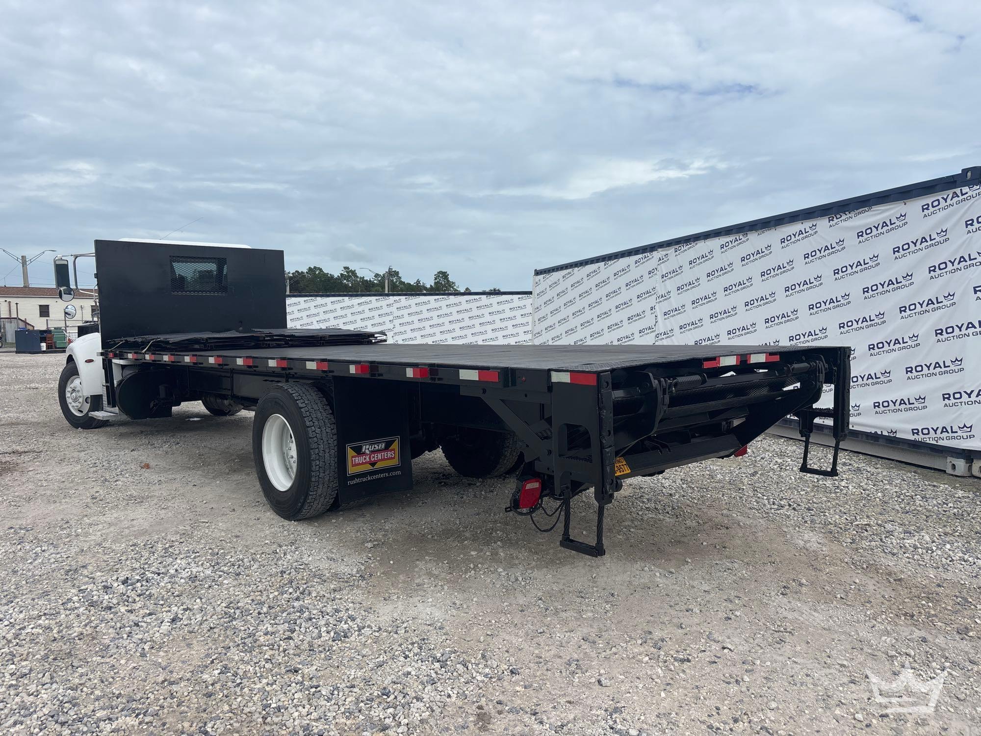 2019 Peterbilt 330