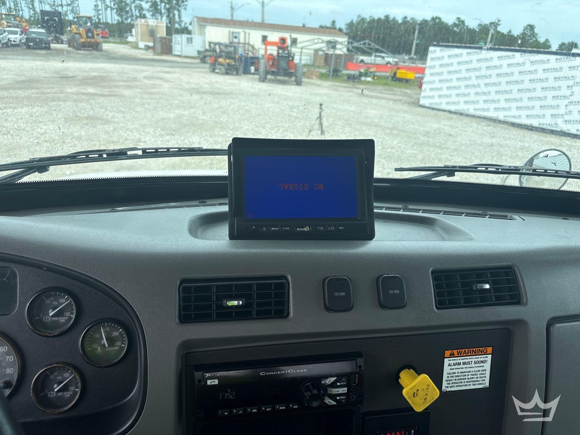 2019 Peterbilt 330