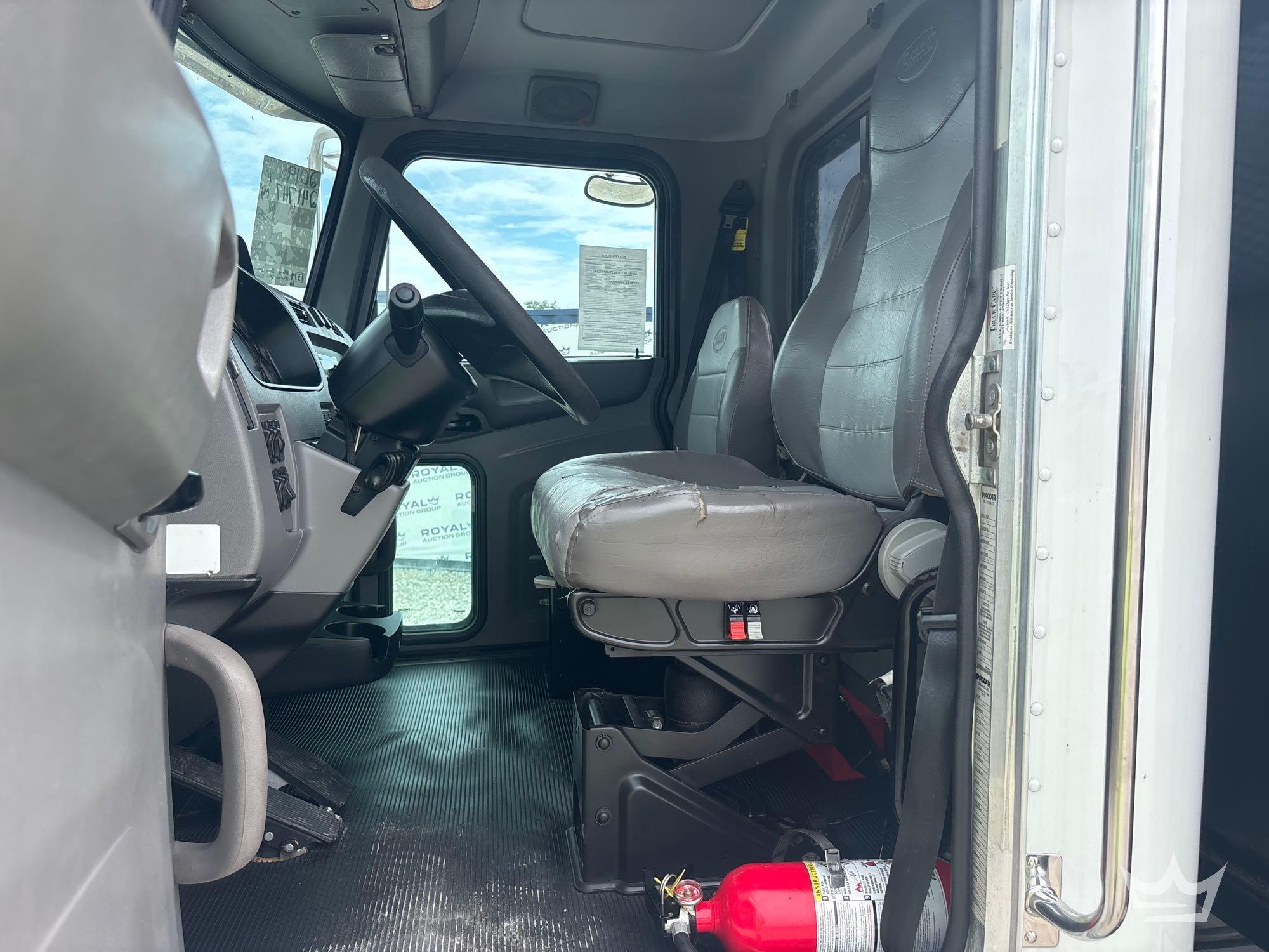 2019 Peterbilt 330
