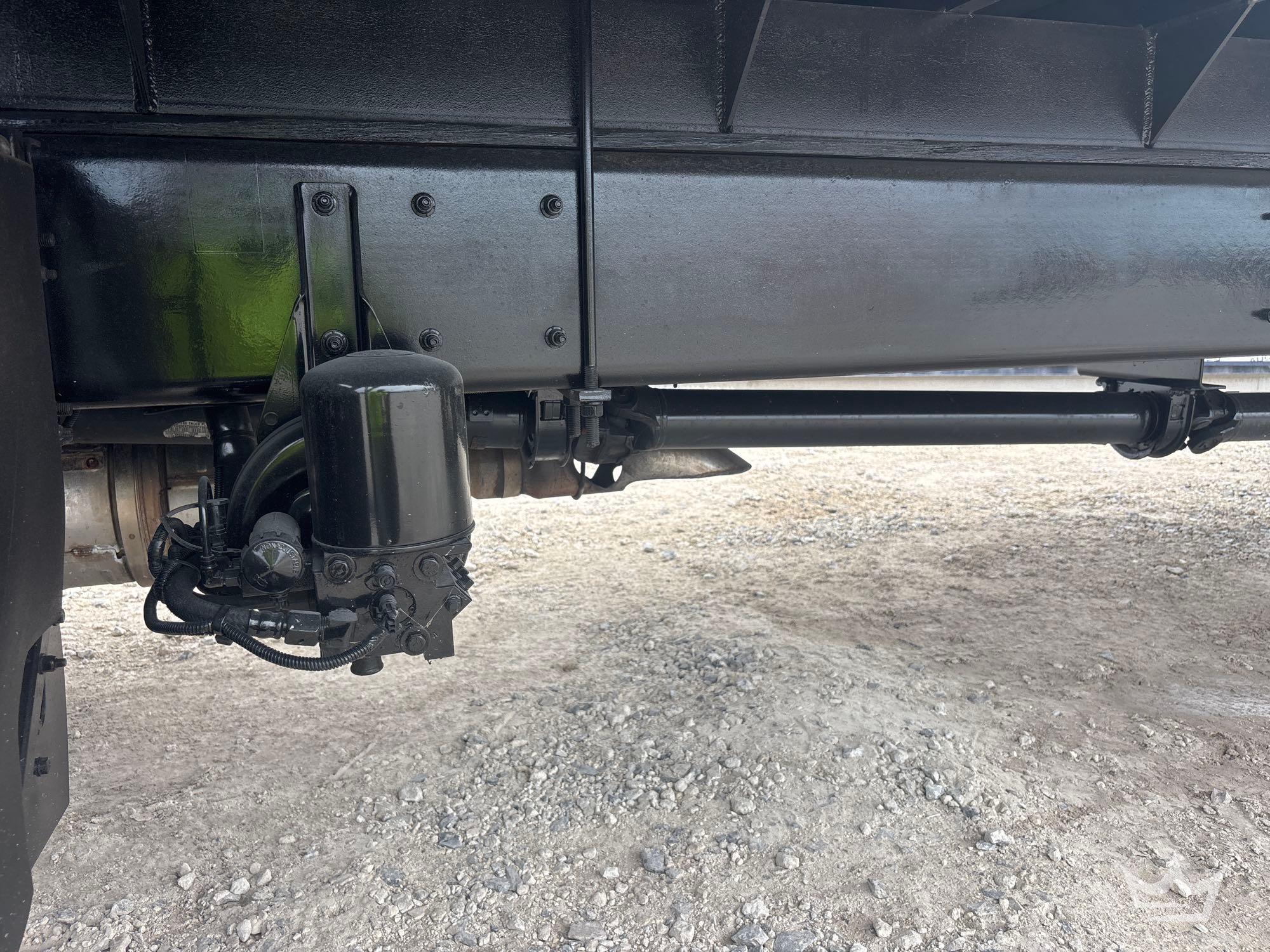 2019 Peterbilt 330