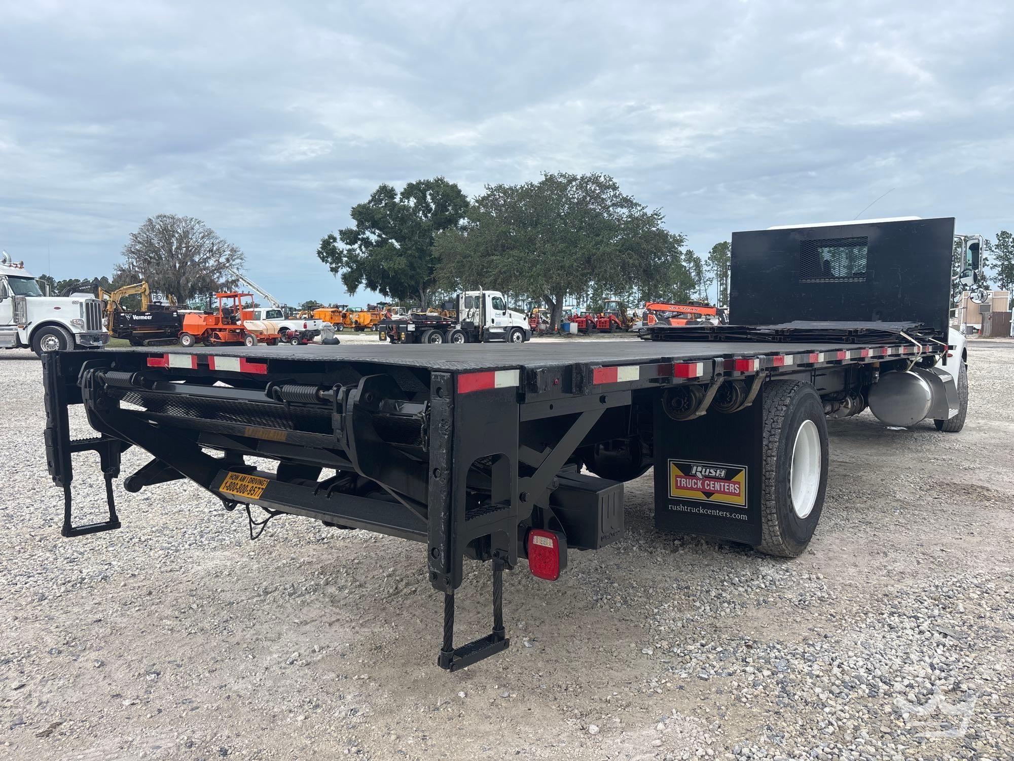 2019 Peterbilt 330