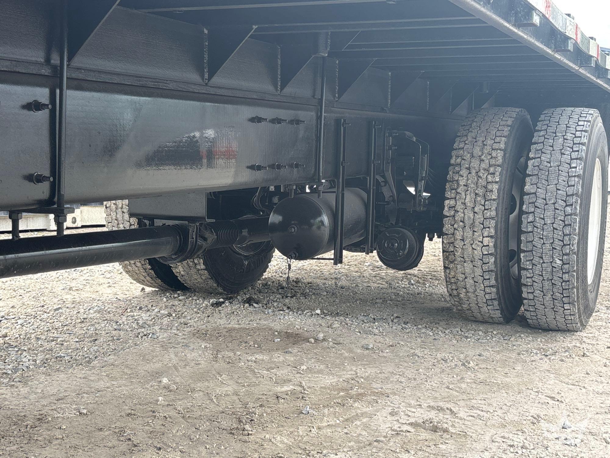 2019 Peterbilt 330