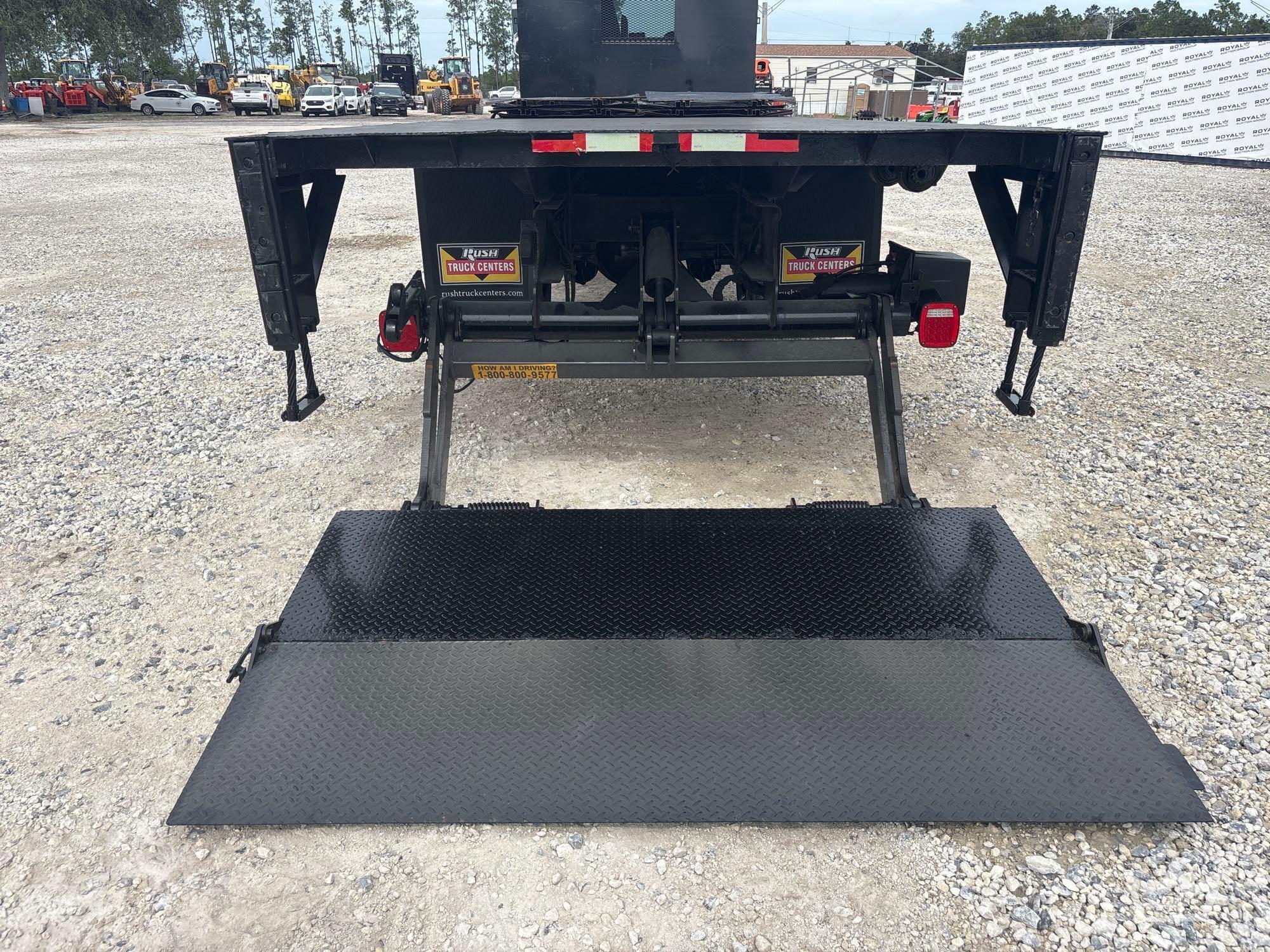 2019 Peterbilt 330