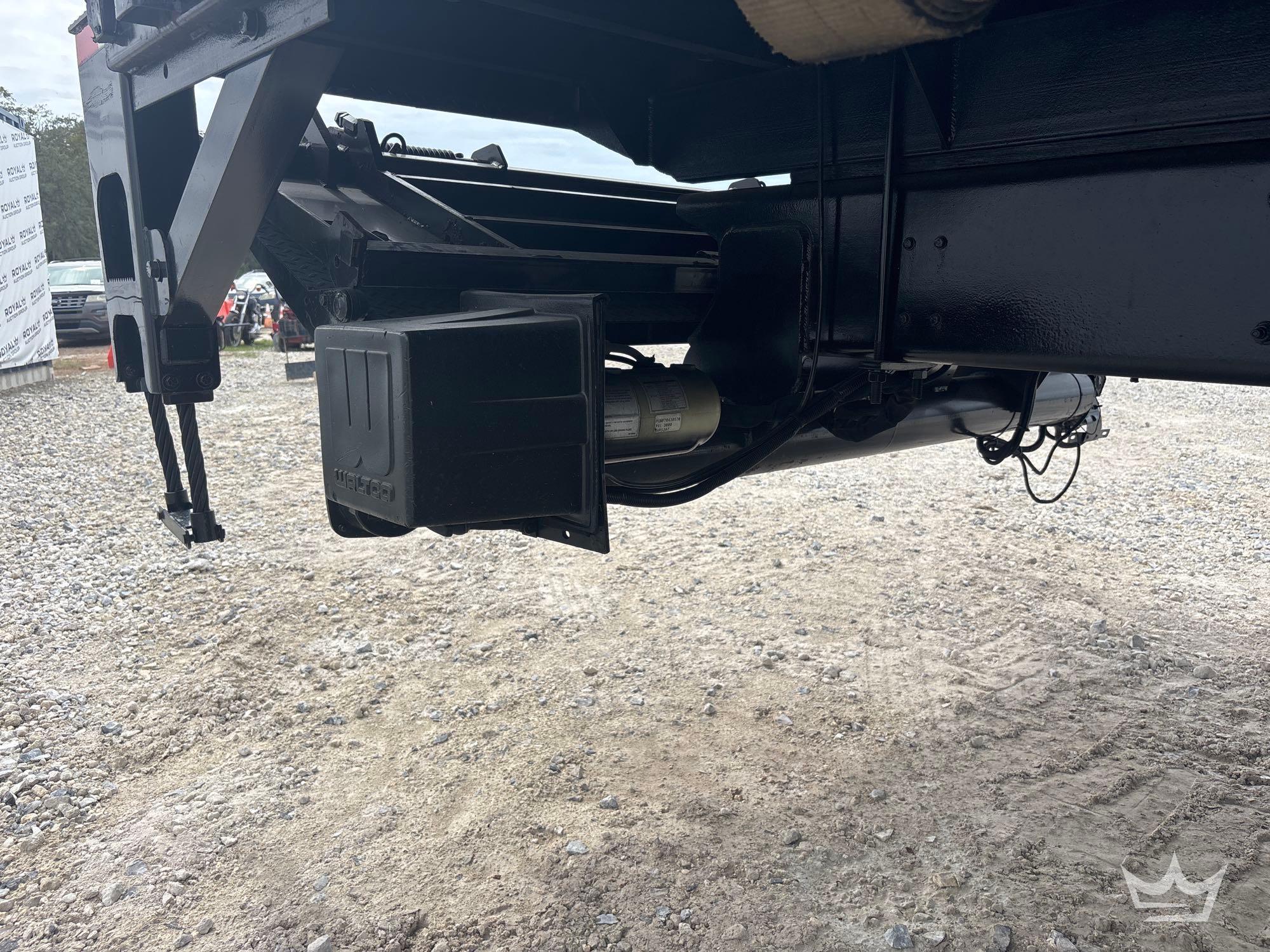 2019 Peterbilt 330