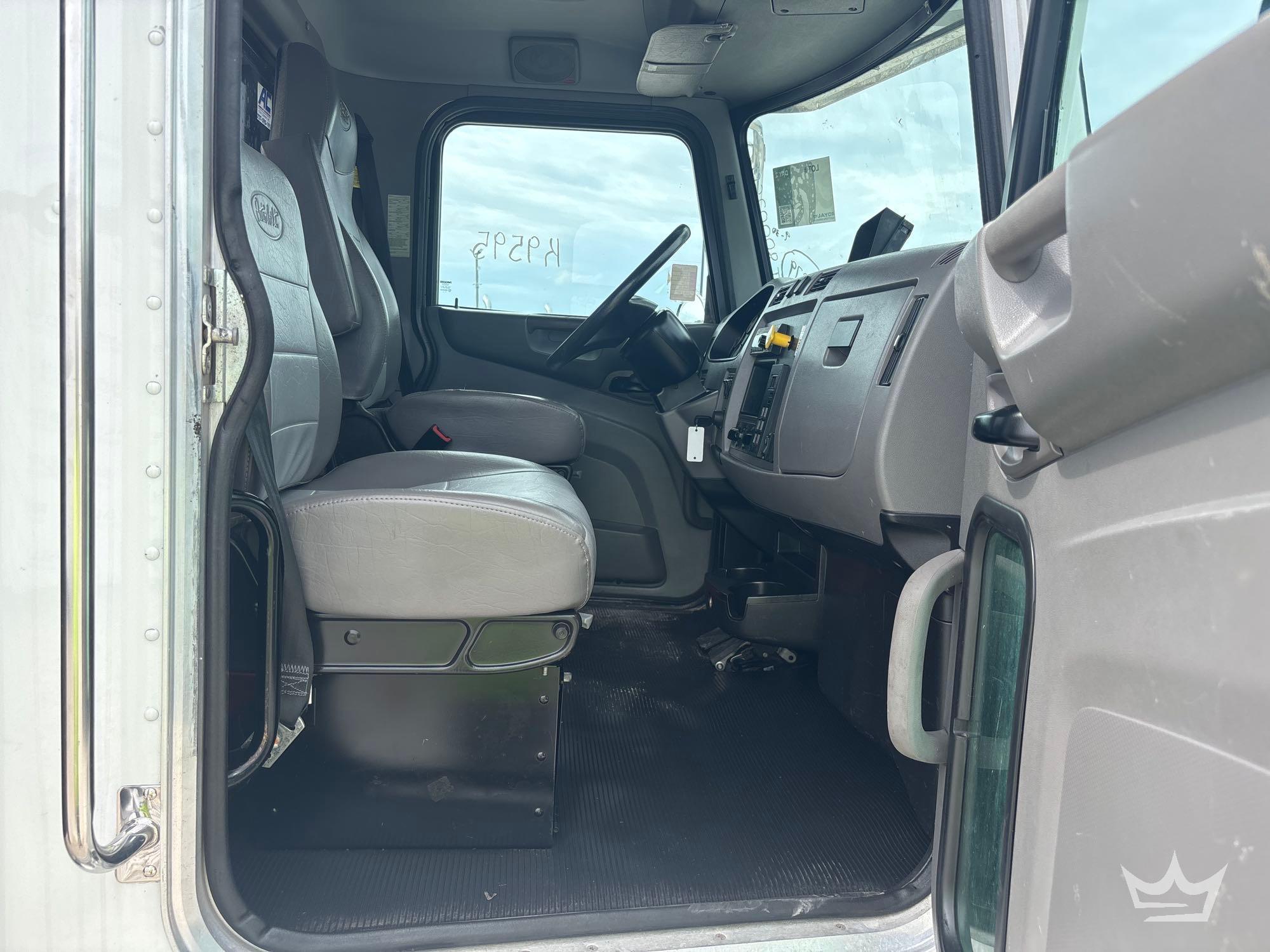 2019 Peterbilt 330