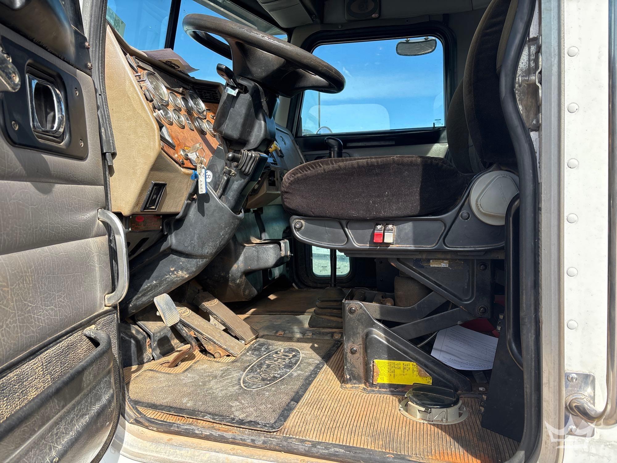 2008 Peterbilt 335