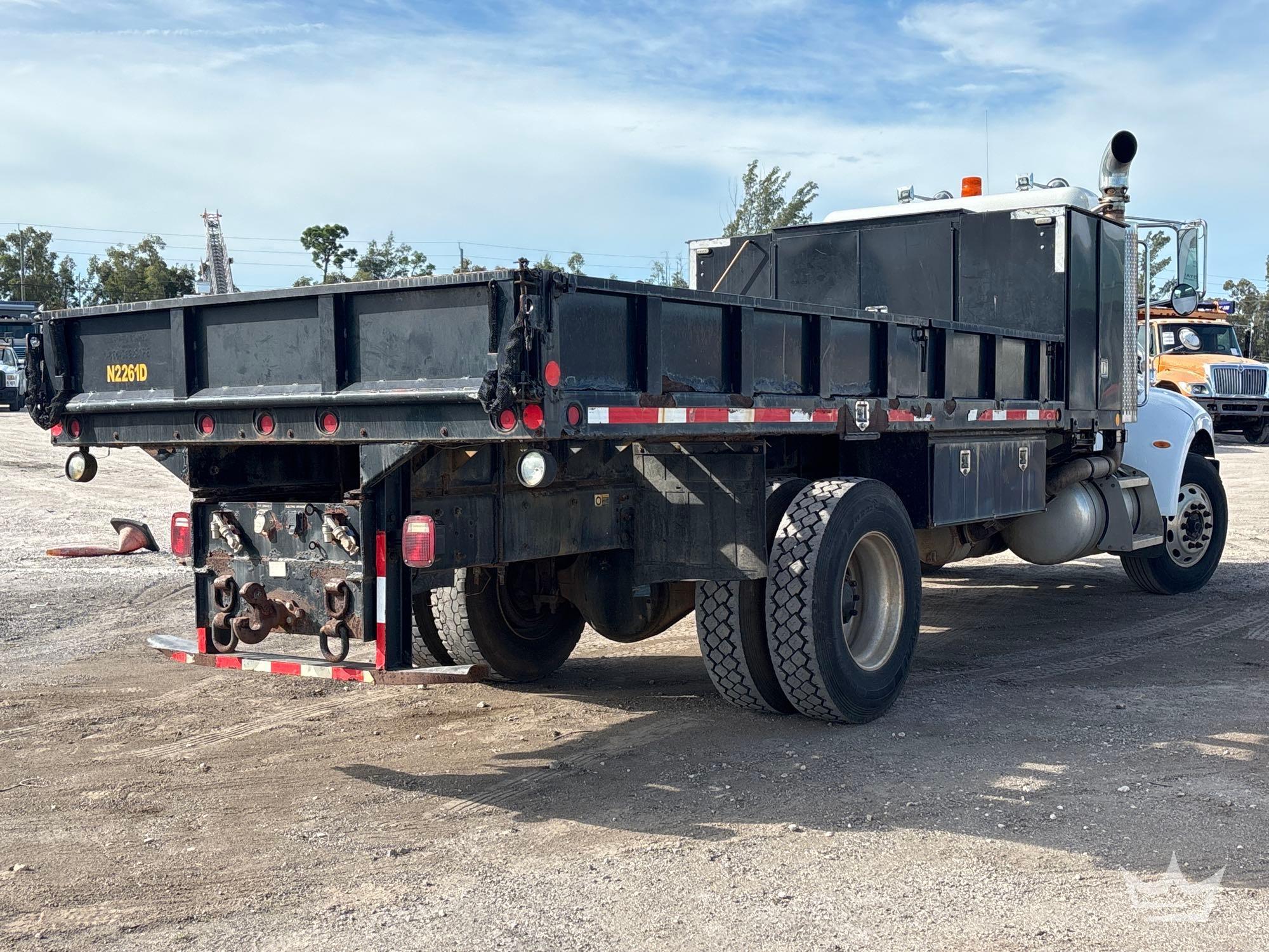 2008 Peterbilt 335