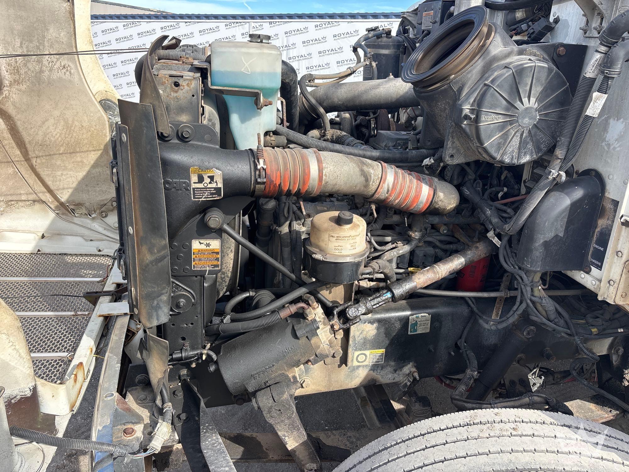 2008 Peterbilt 335