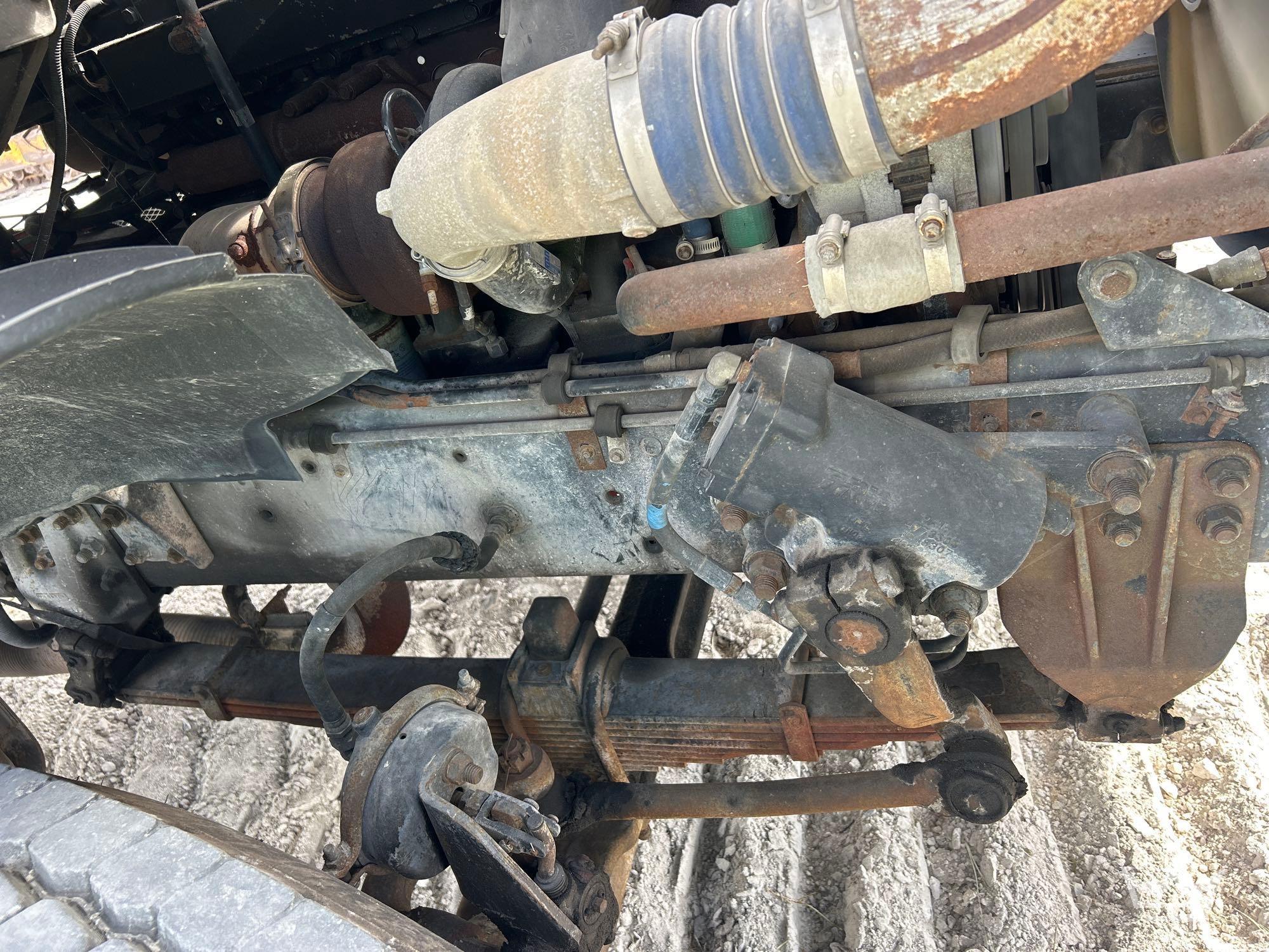 1998 Ford LT9513