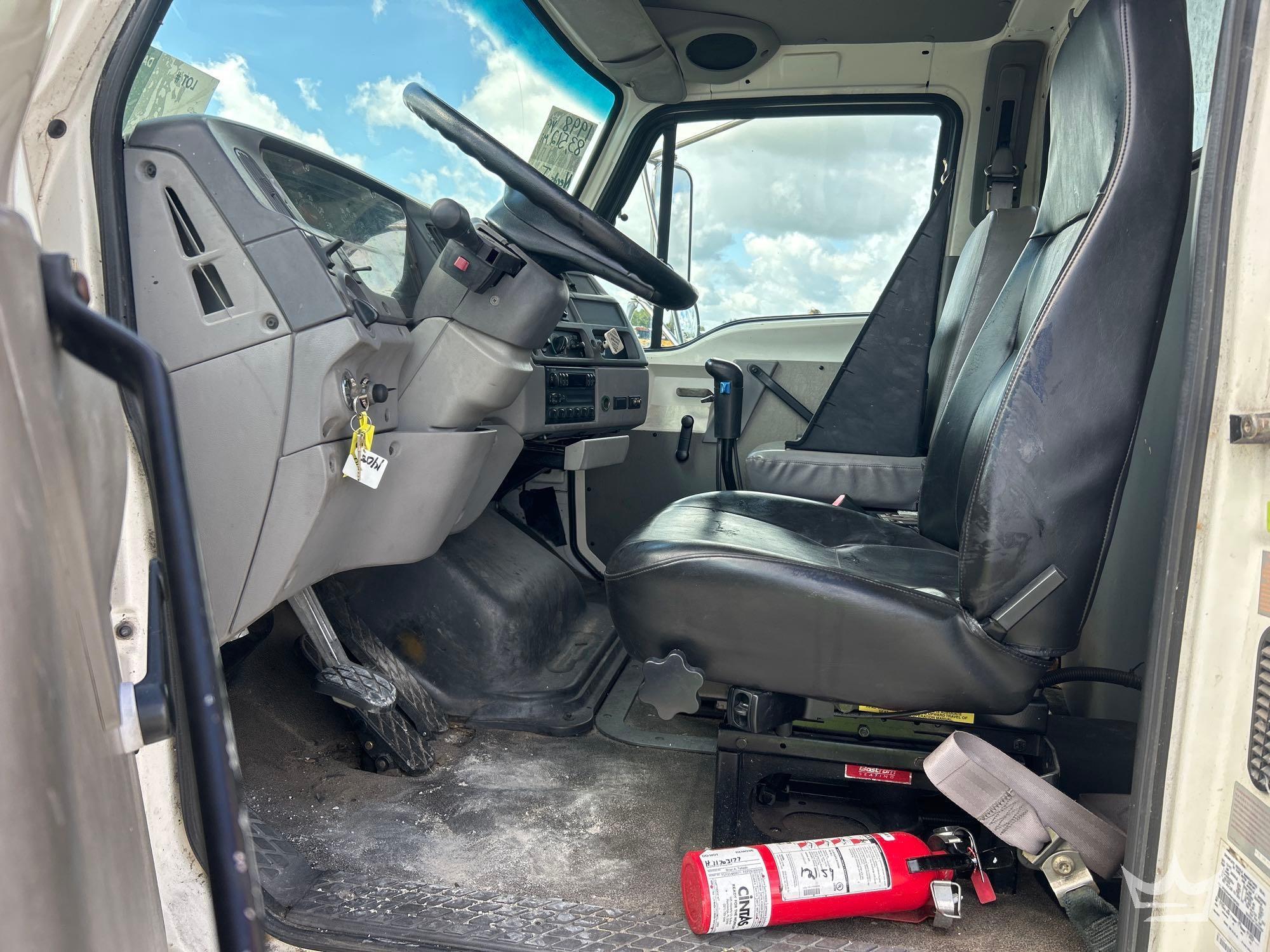 1998 Ford LT9513