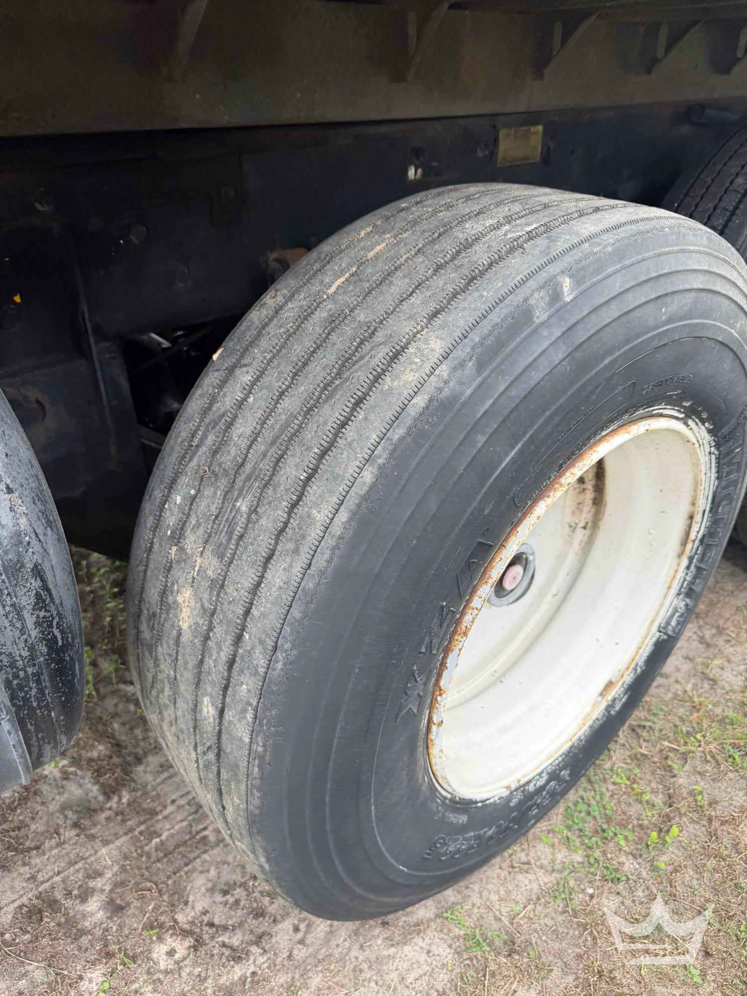 2000 Mack RD690S