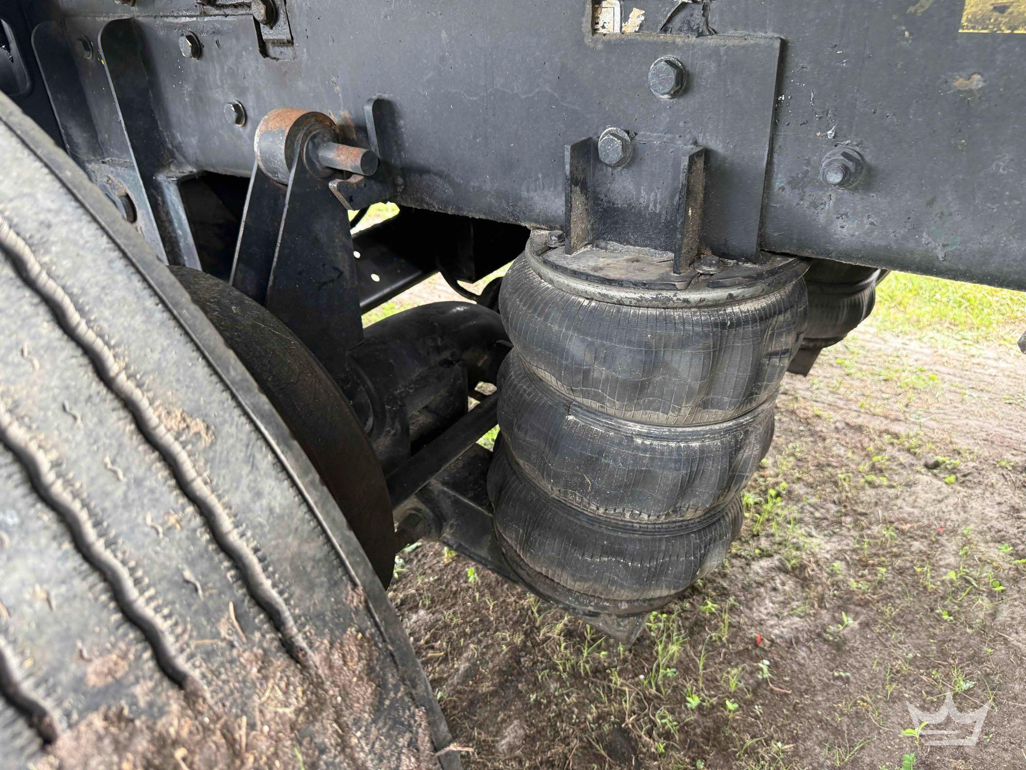 2000 Mack RD690S