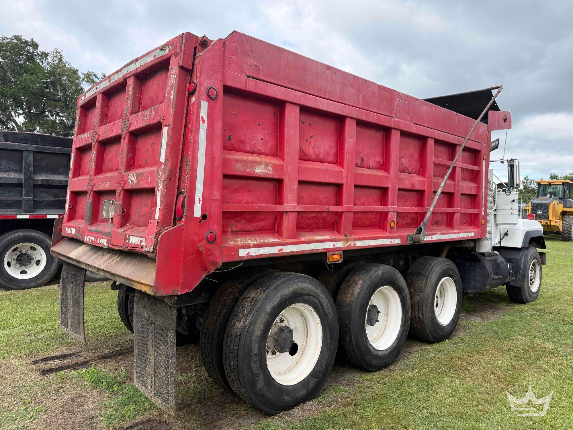 2000 Mack RD690S