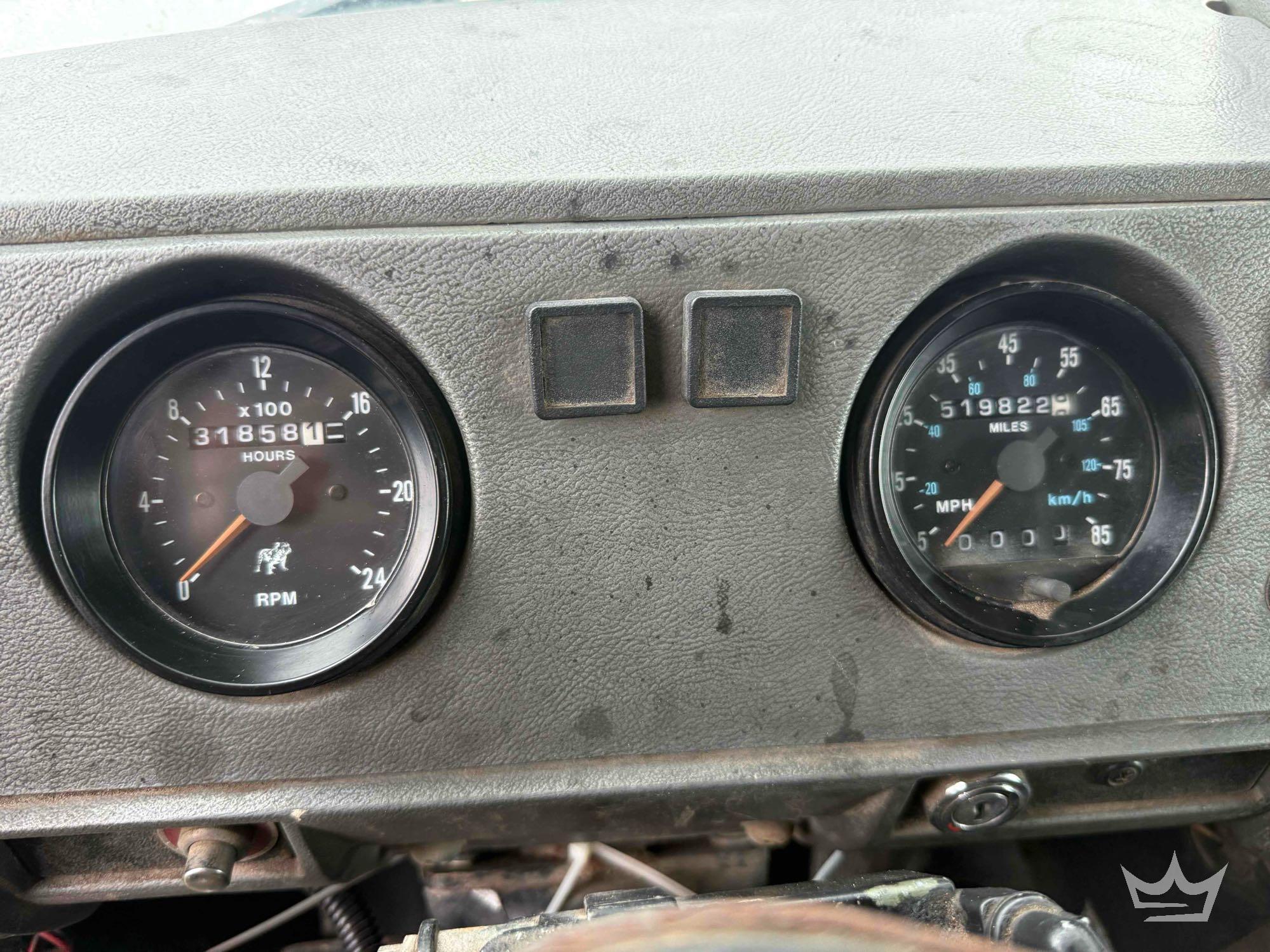 2000 Mack RD690S