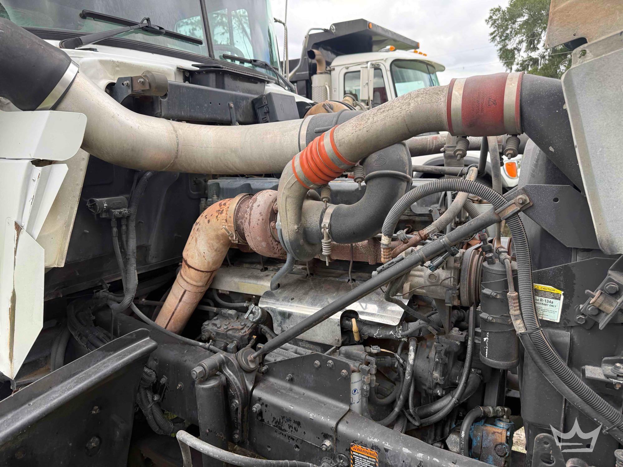 2000 Mack RD690S