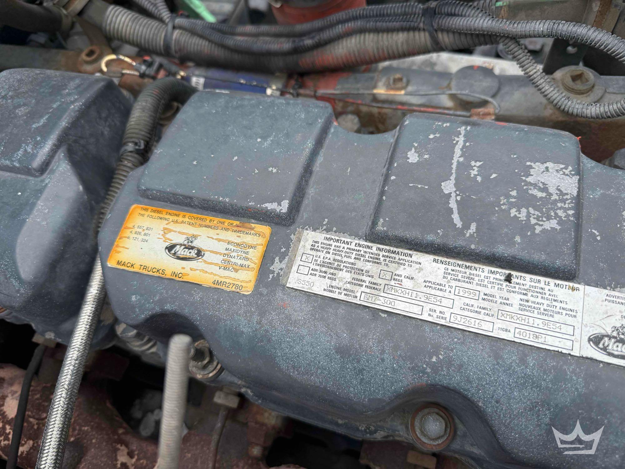 2000 Mack RD690S