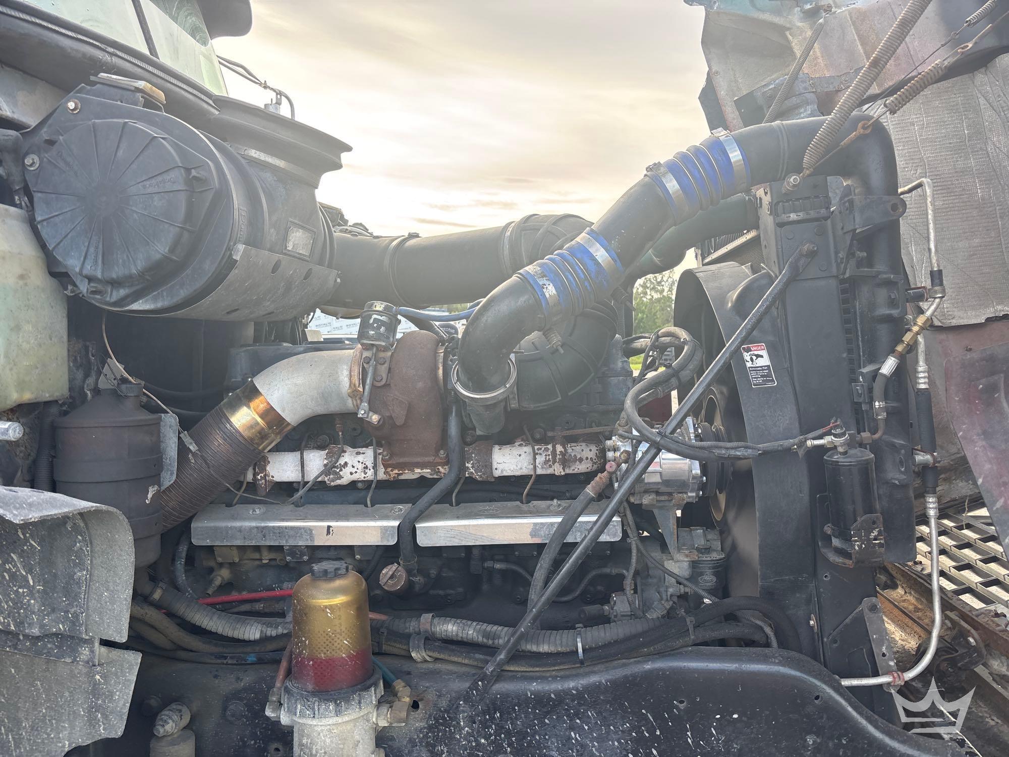 2002 Mack CL713