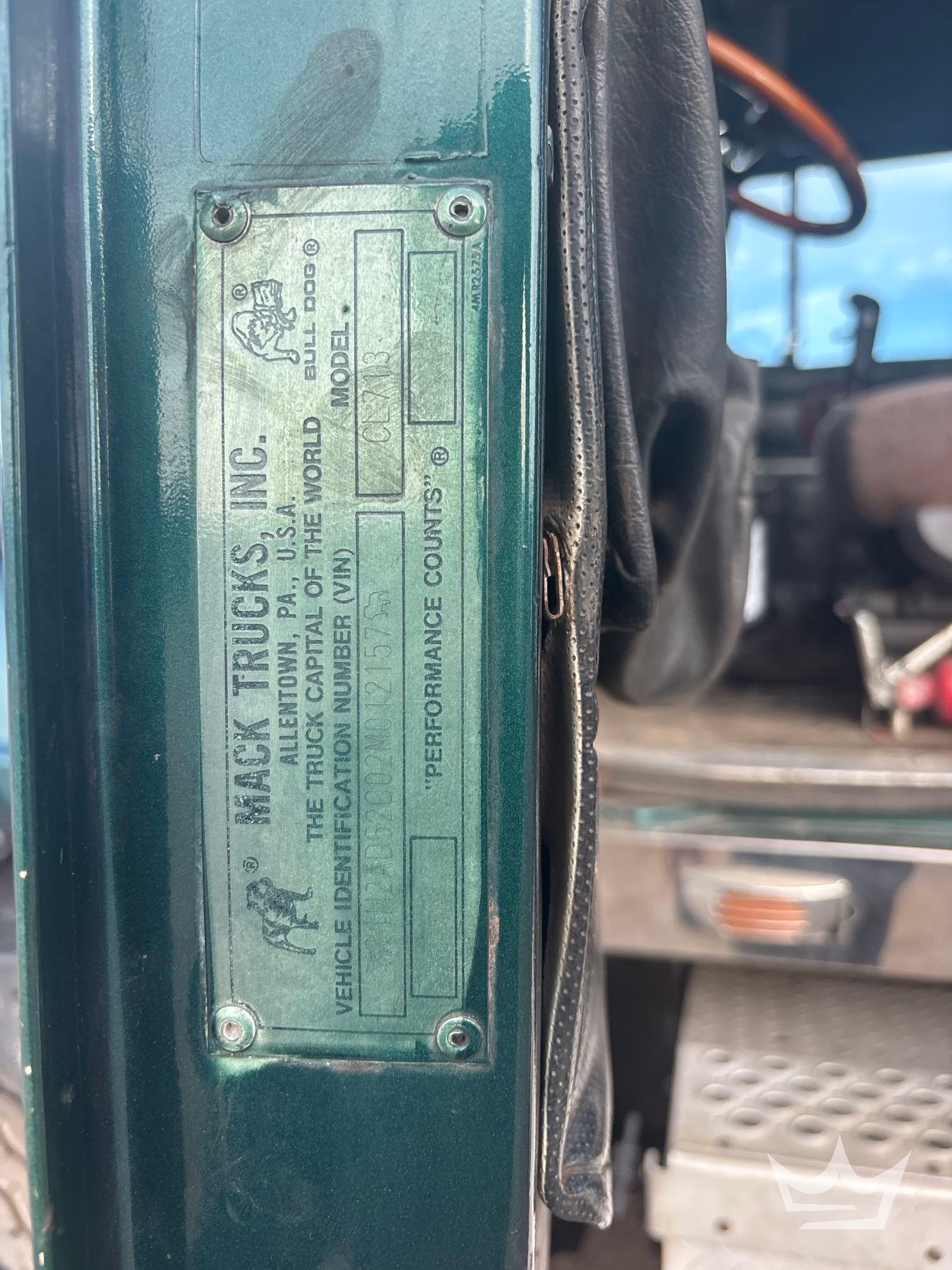 2002 Mack CL713