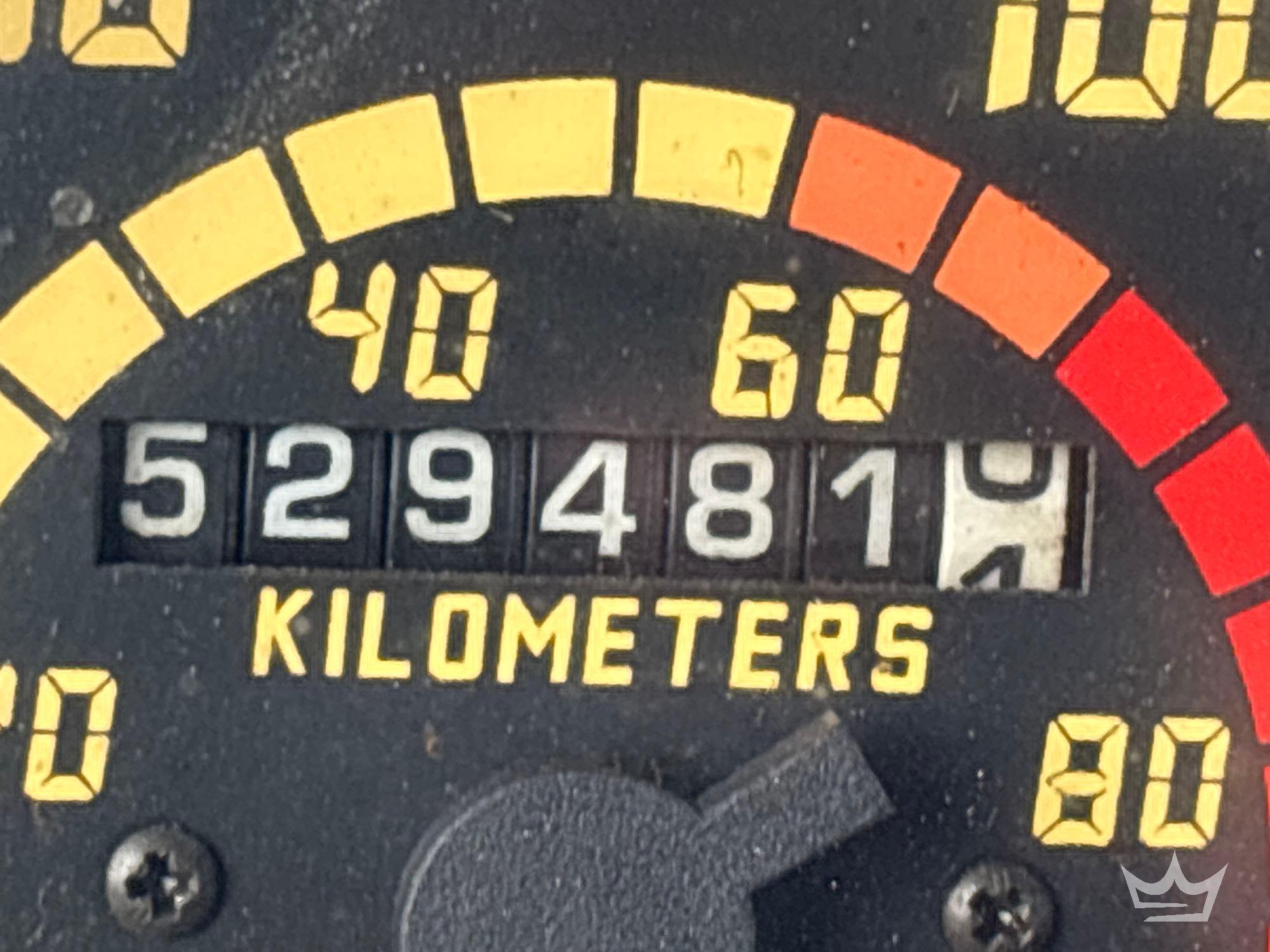 2002 Mack CL713
