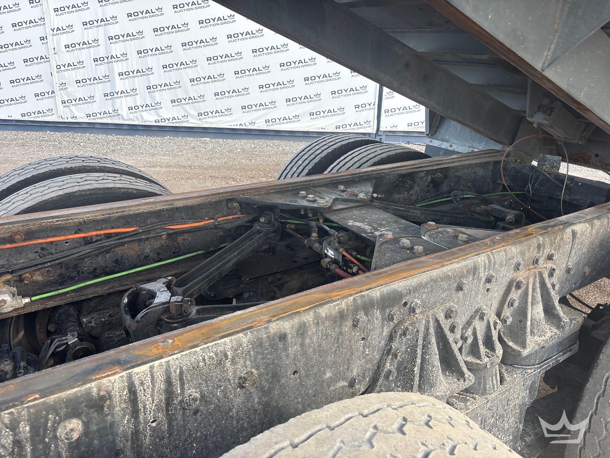 2002 Mack CL713