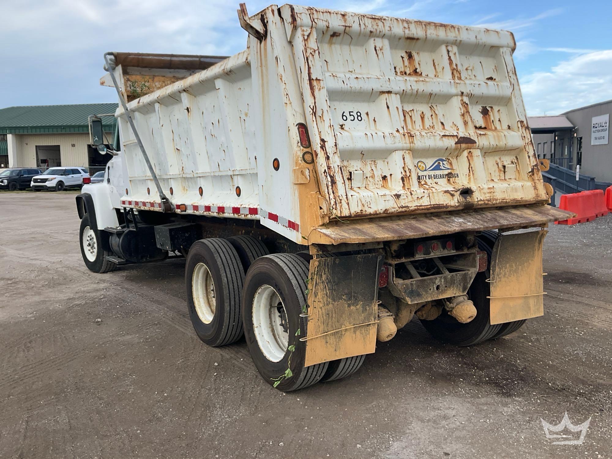 1994 Ford LT9000