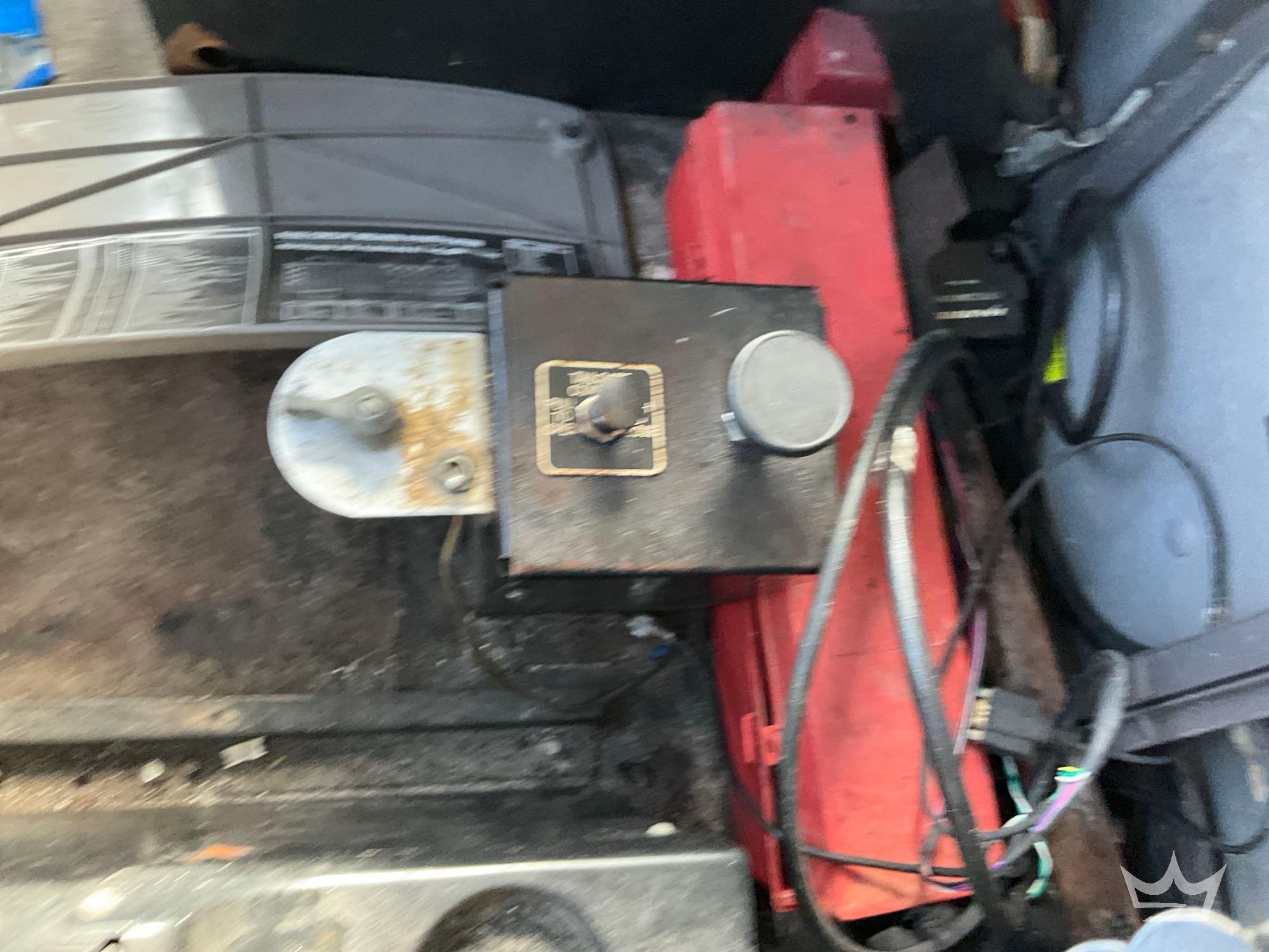 1998 Ford LT8501