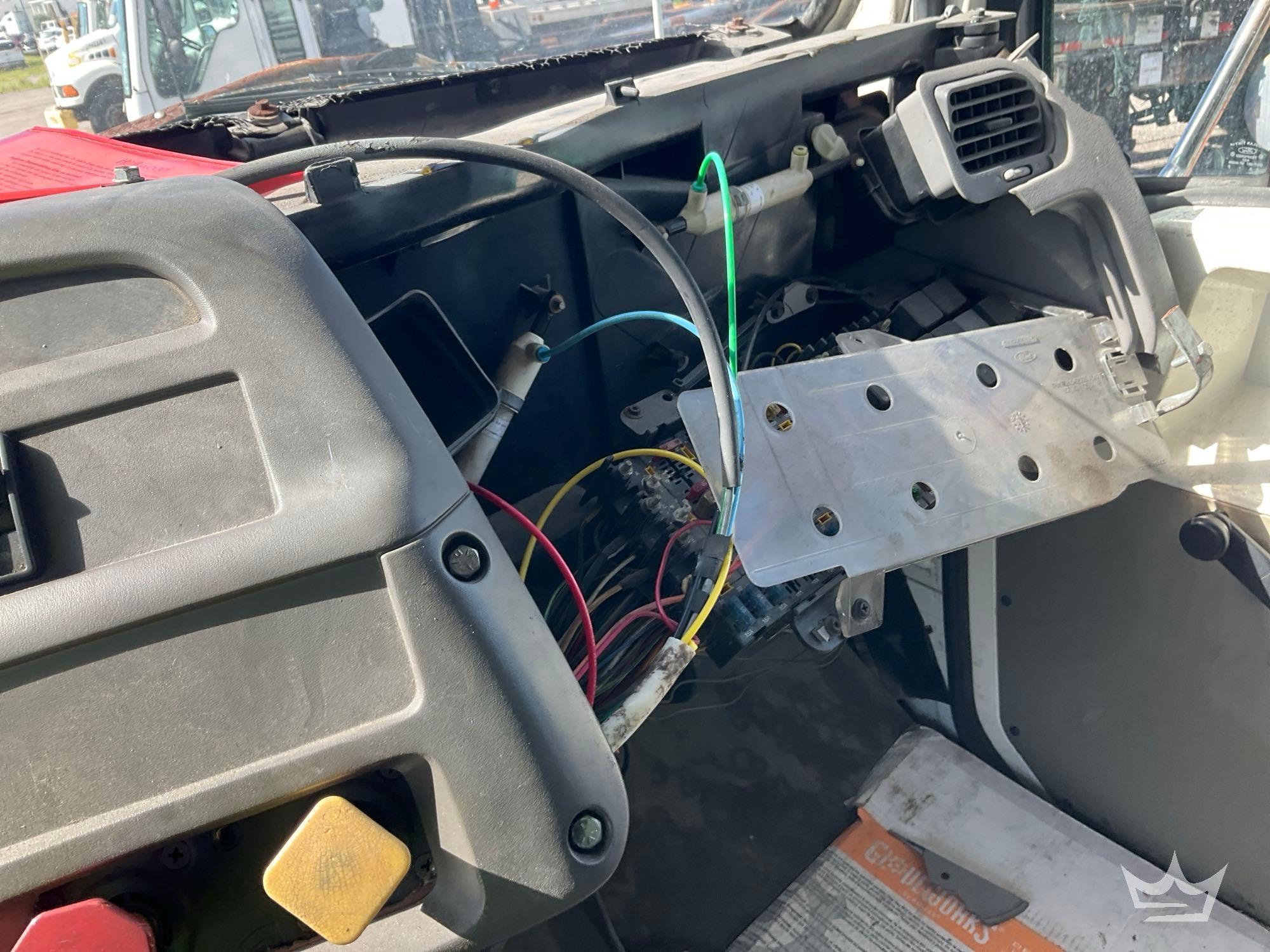 1998 Ford LT8501