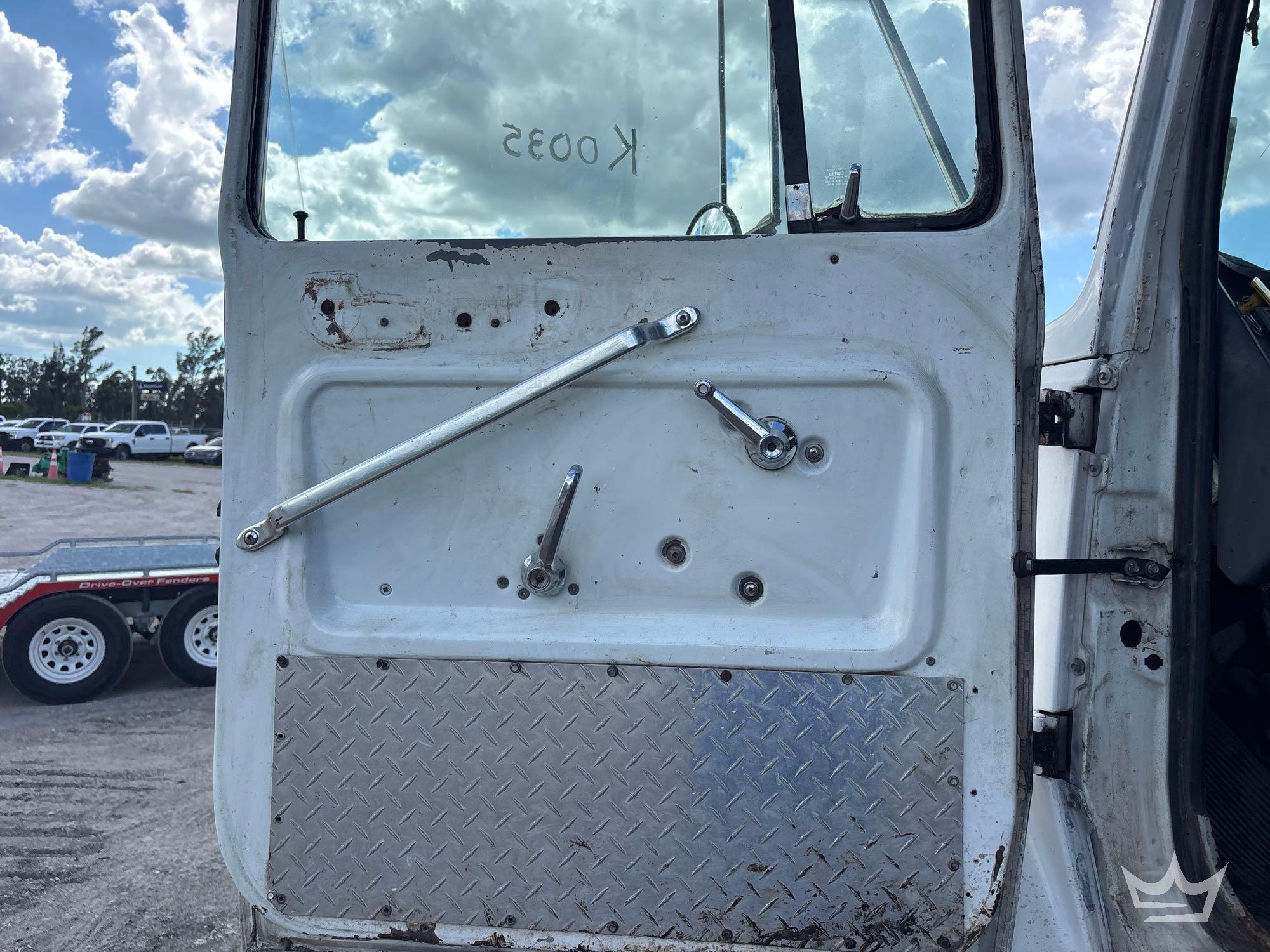1994 Ford LN8000