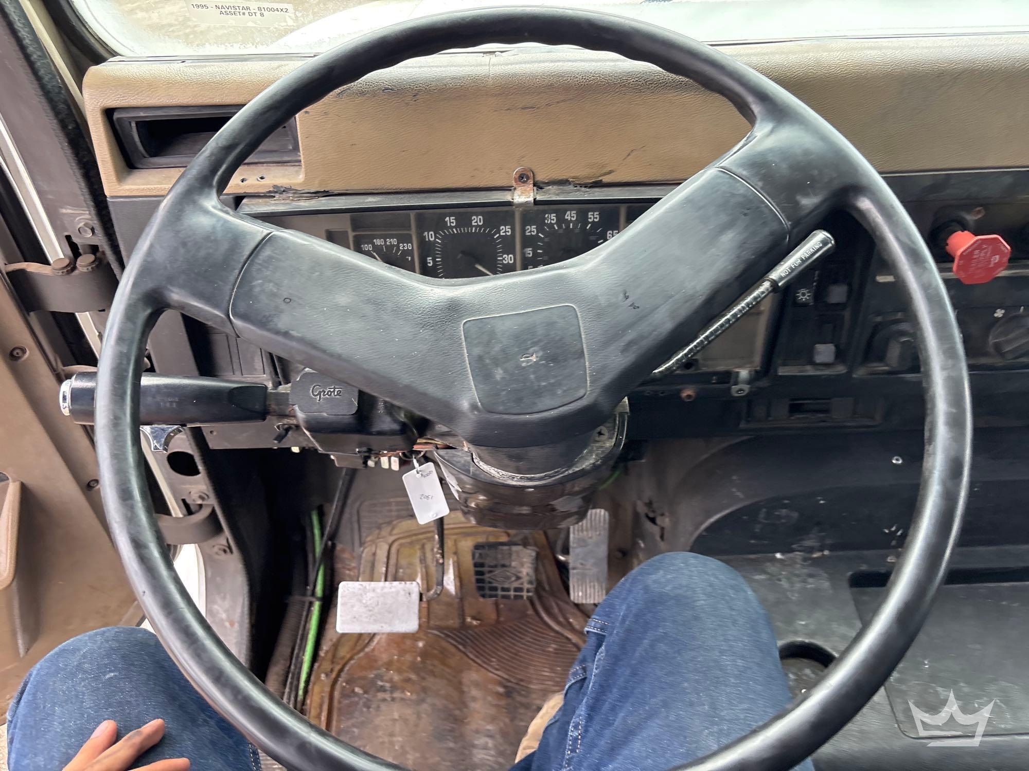1995 International 8100