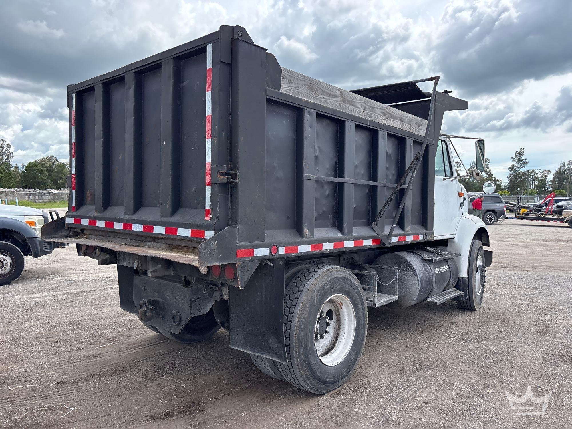 1995 International 8100