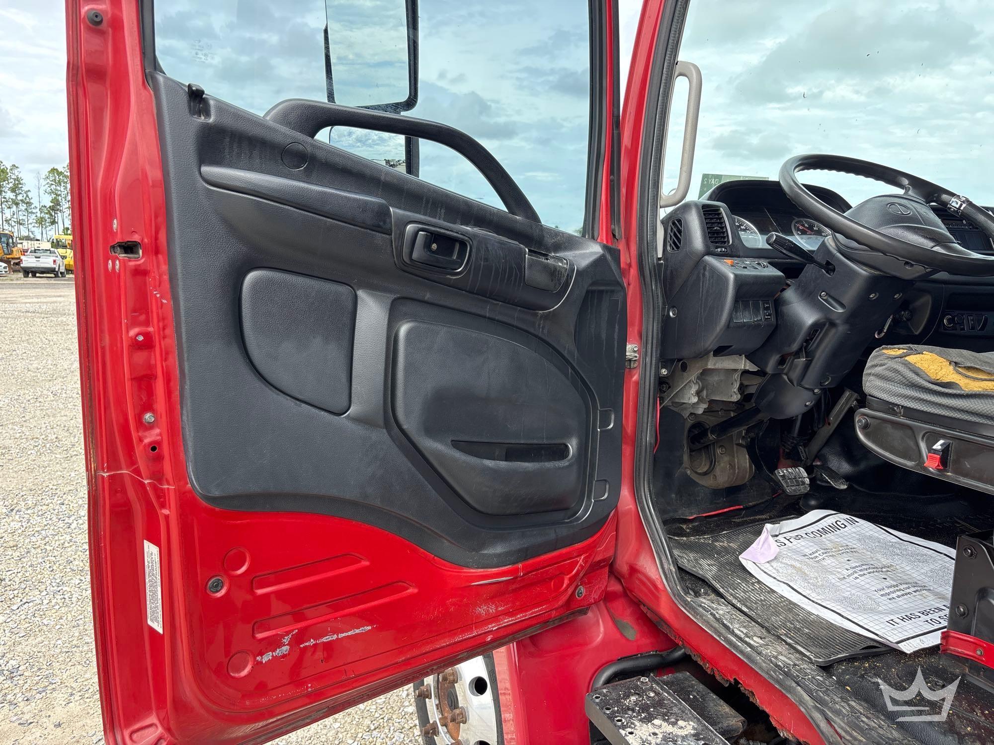 2014 Hino 268