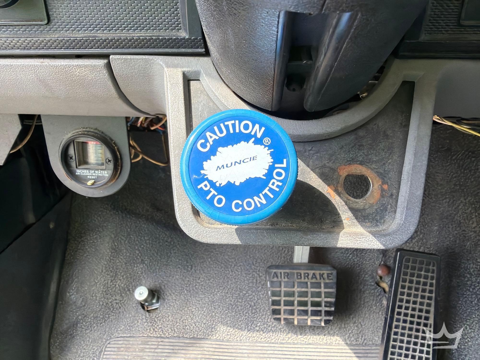 1997 Ford F800
