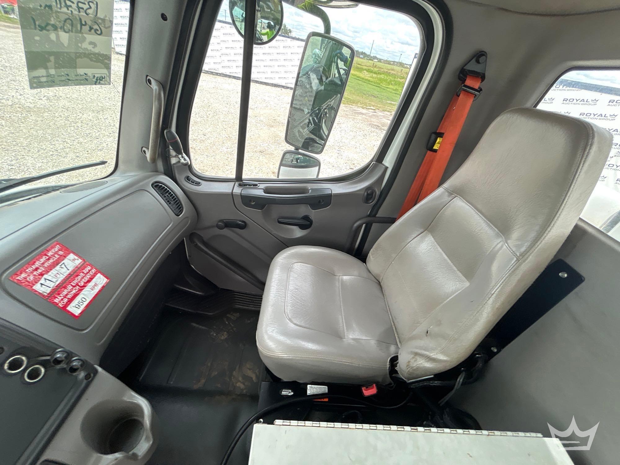 2019 Freightliner M2 106