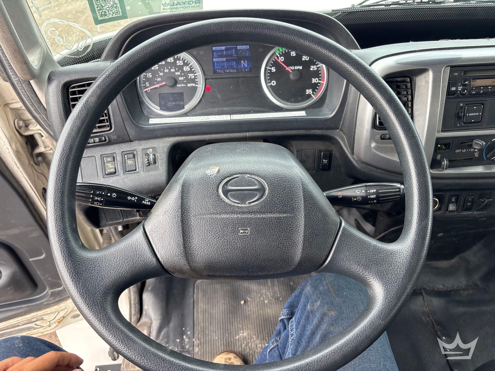 2013 Hino 268