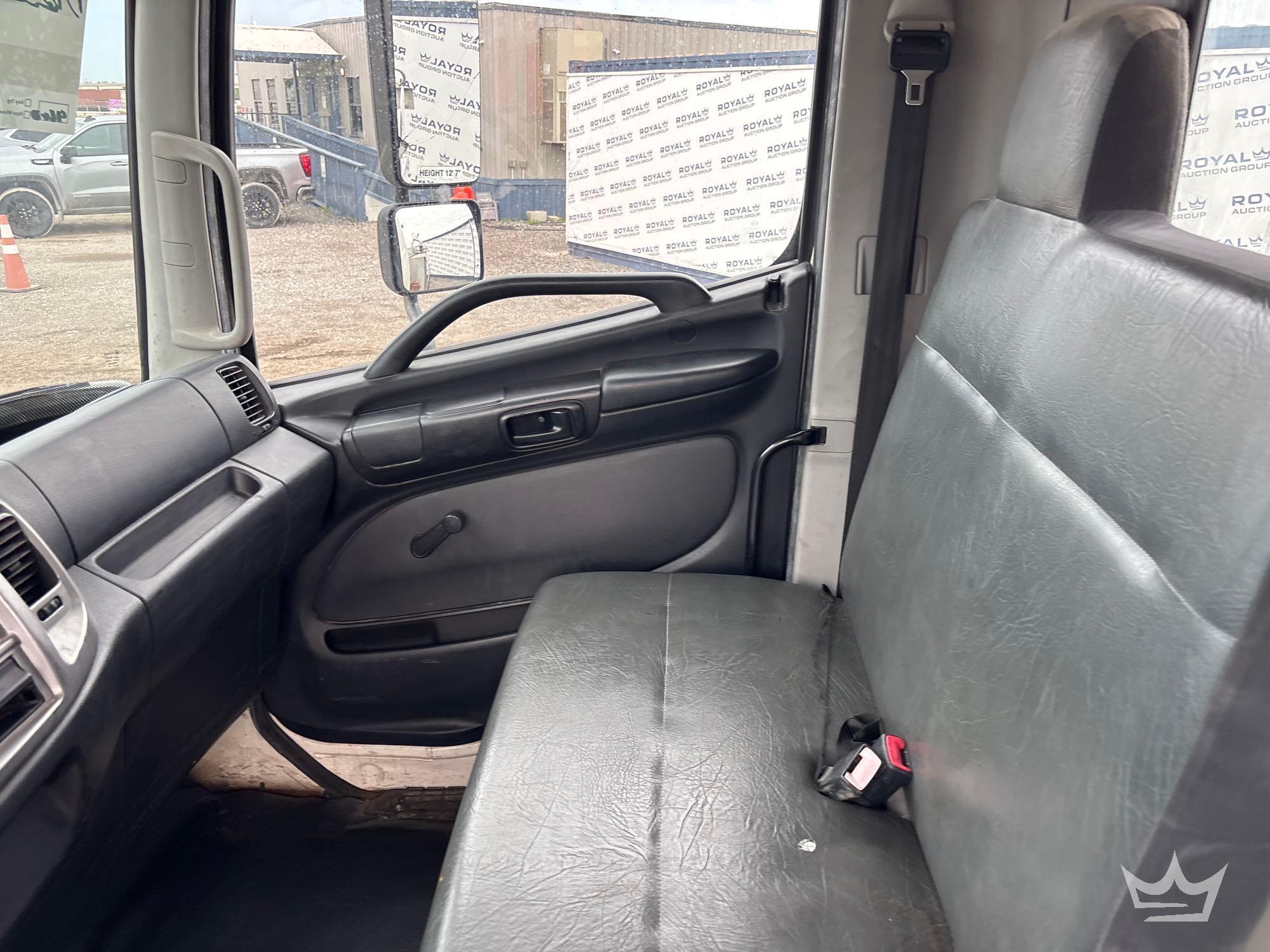 2013 Hino 268